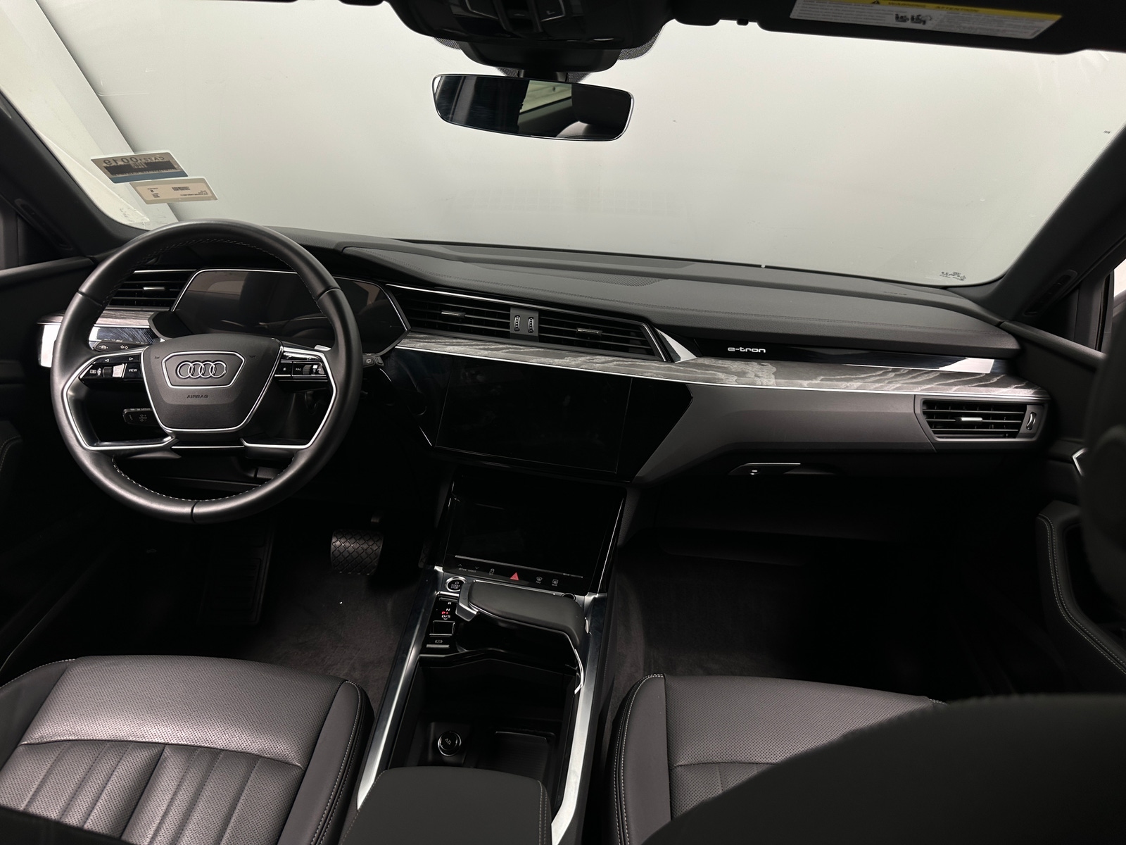Thumbnail: 2022 Audi e-tron - 2