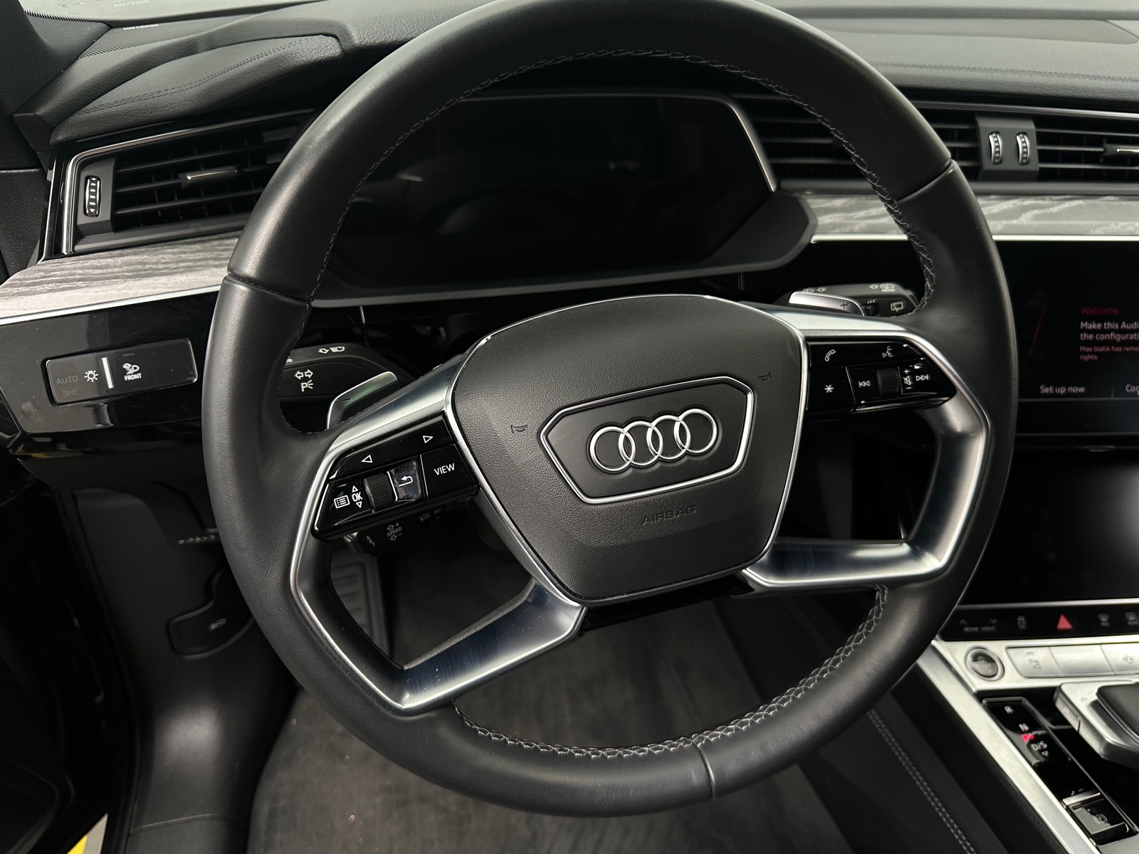 Thumbnail: 2022 Audi e-tron - 4