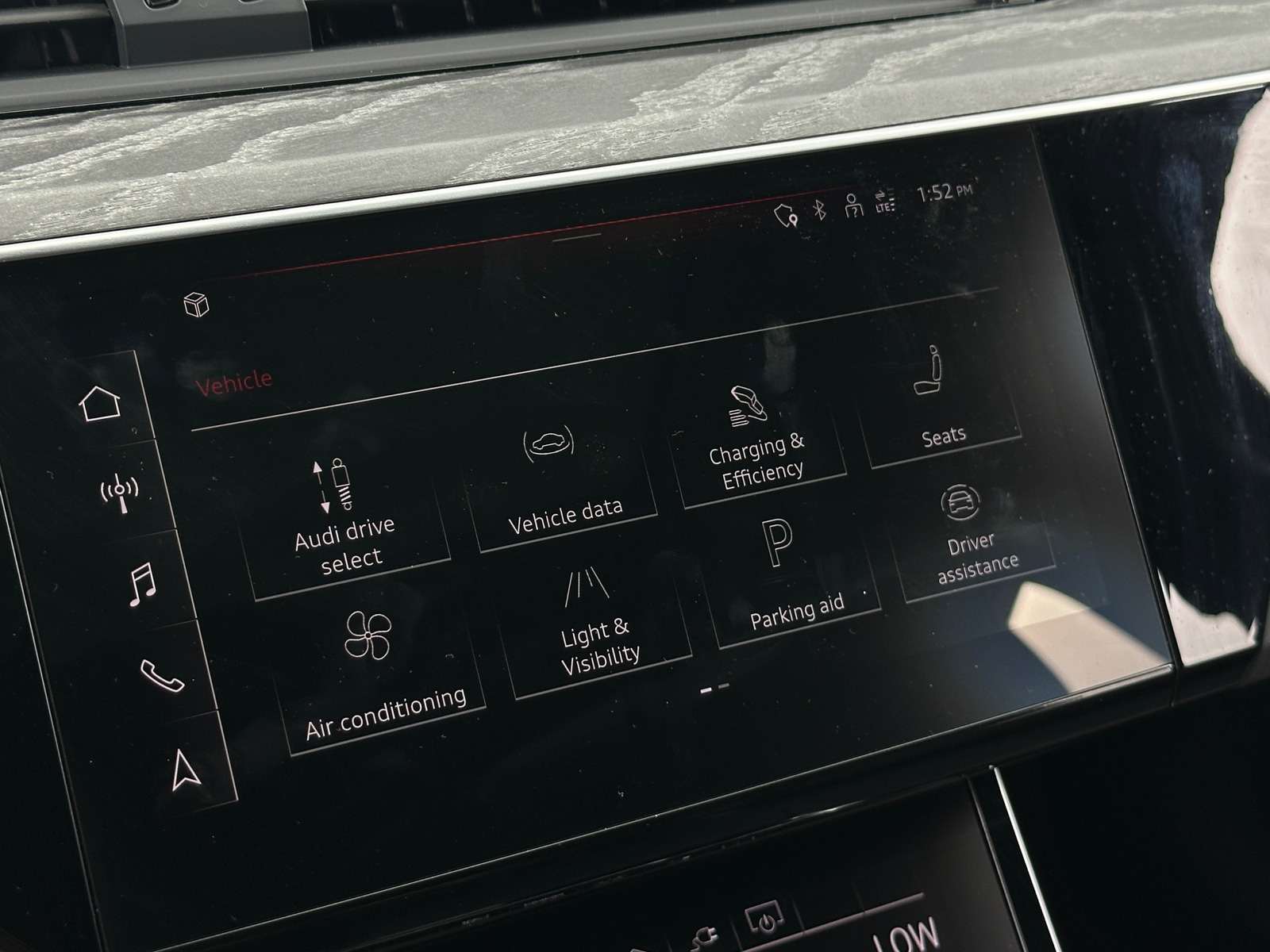 Thumbnail: 2022 Audi e-tron - 3