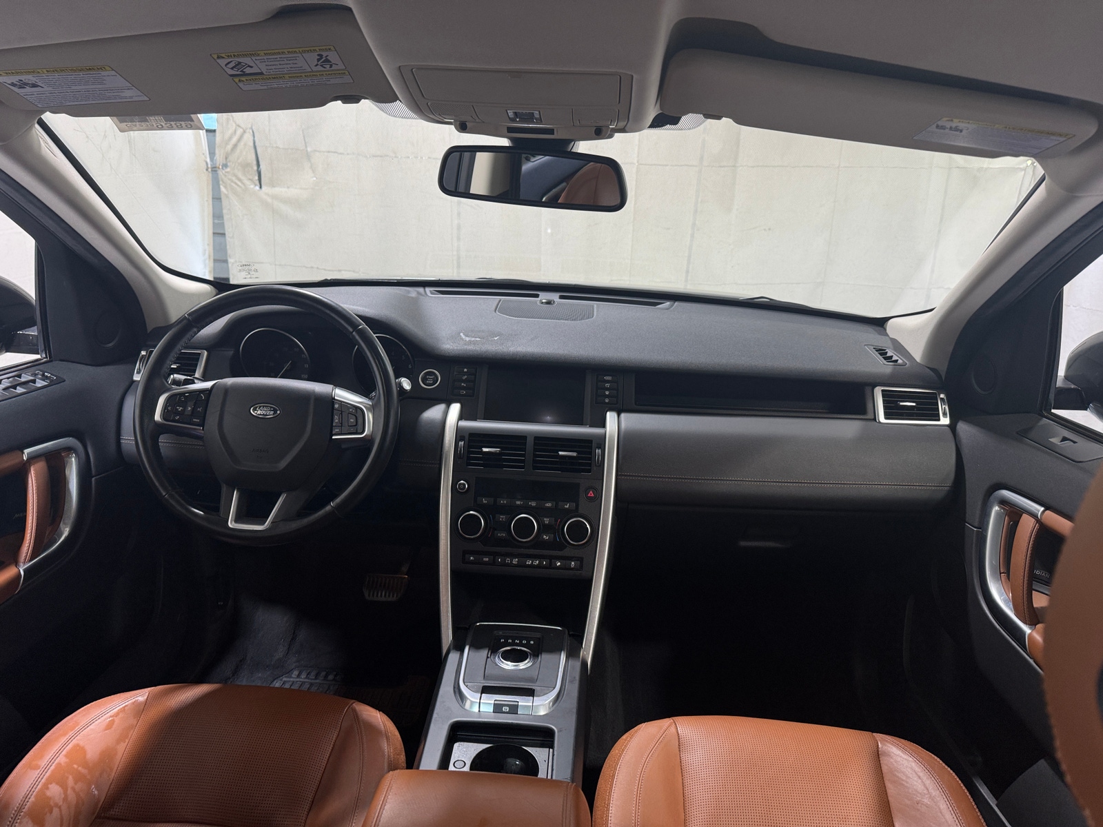 Thumbnail: 2017 Land Rover Discovery Sport - 2