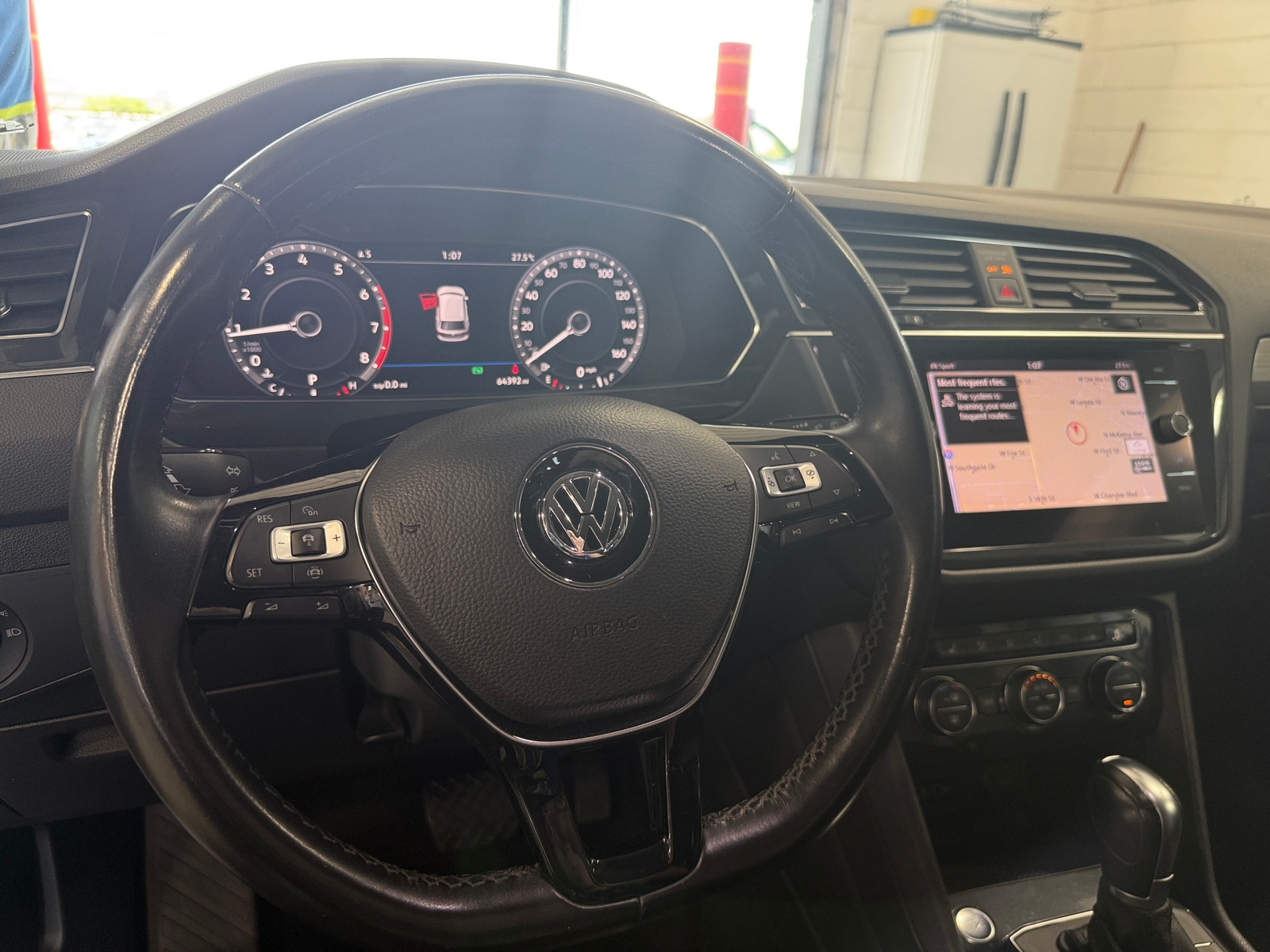Thumbnail: 2019 Volkswagen Tiguan - 4
