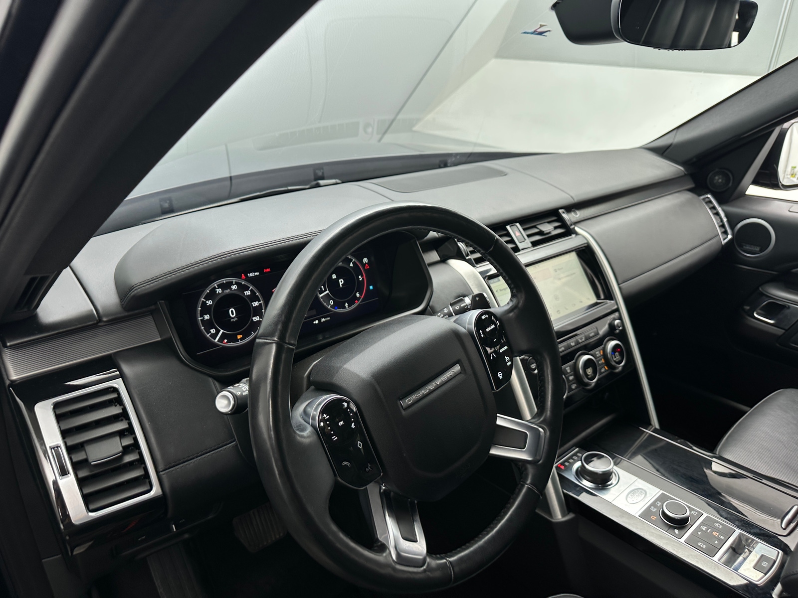 Thumbnail: 2019 Land Rover Discovery - 2