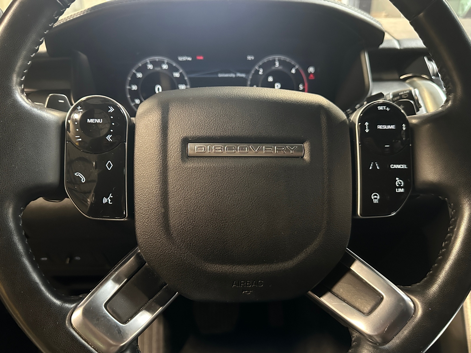 Thumbnail: 2019 Land Rover Discovery - 4