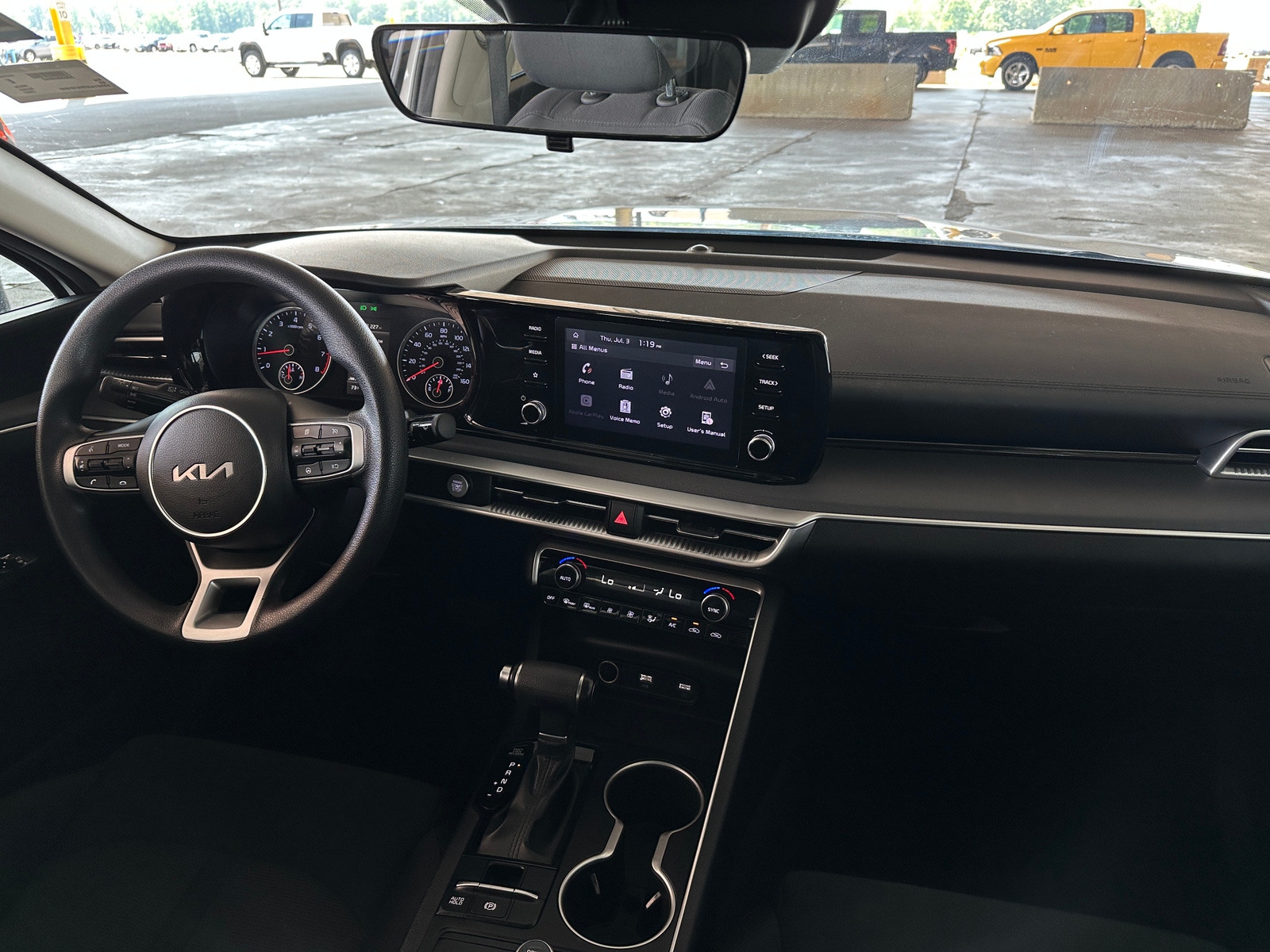 Thumbnail: 2023 Kia K5 - 3