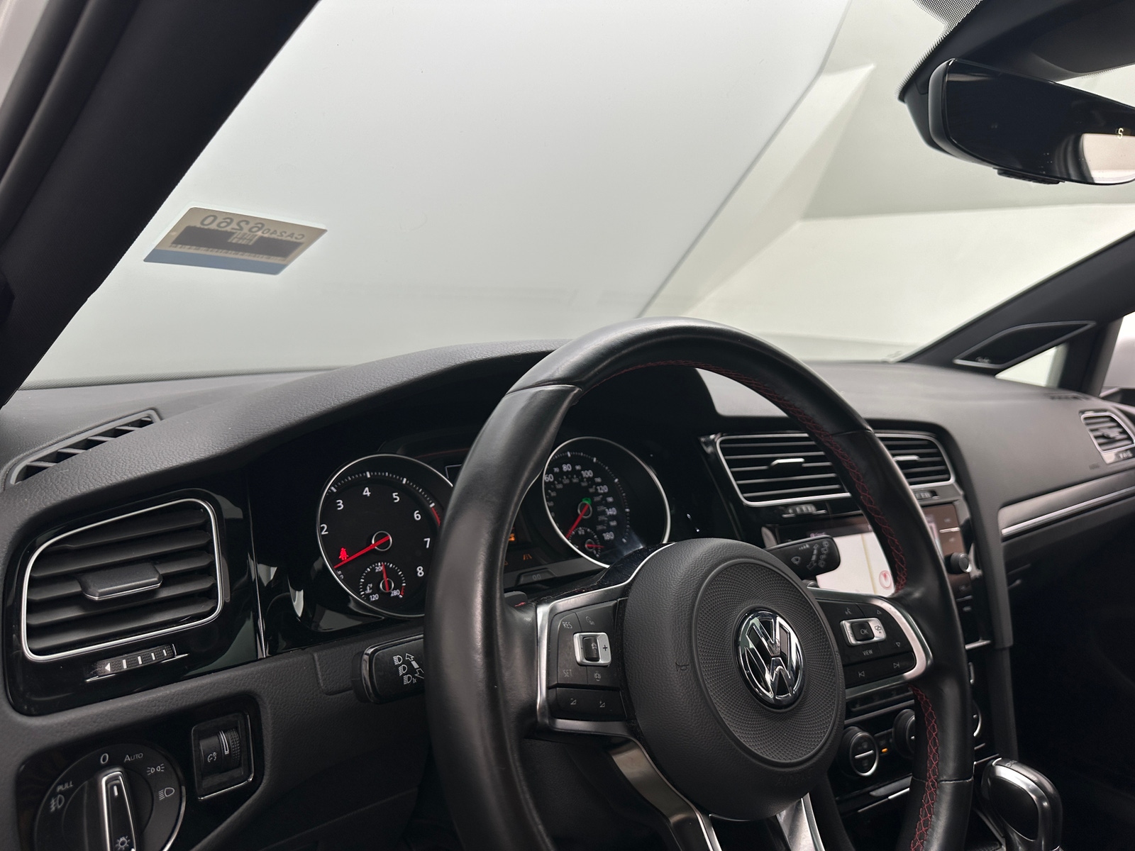 Thumbnail: 2019 Volkswagen Golf - 2