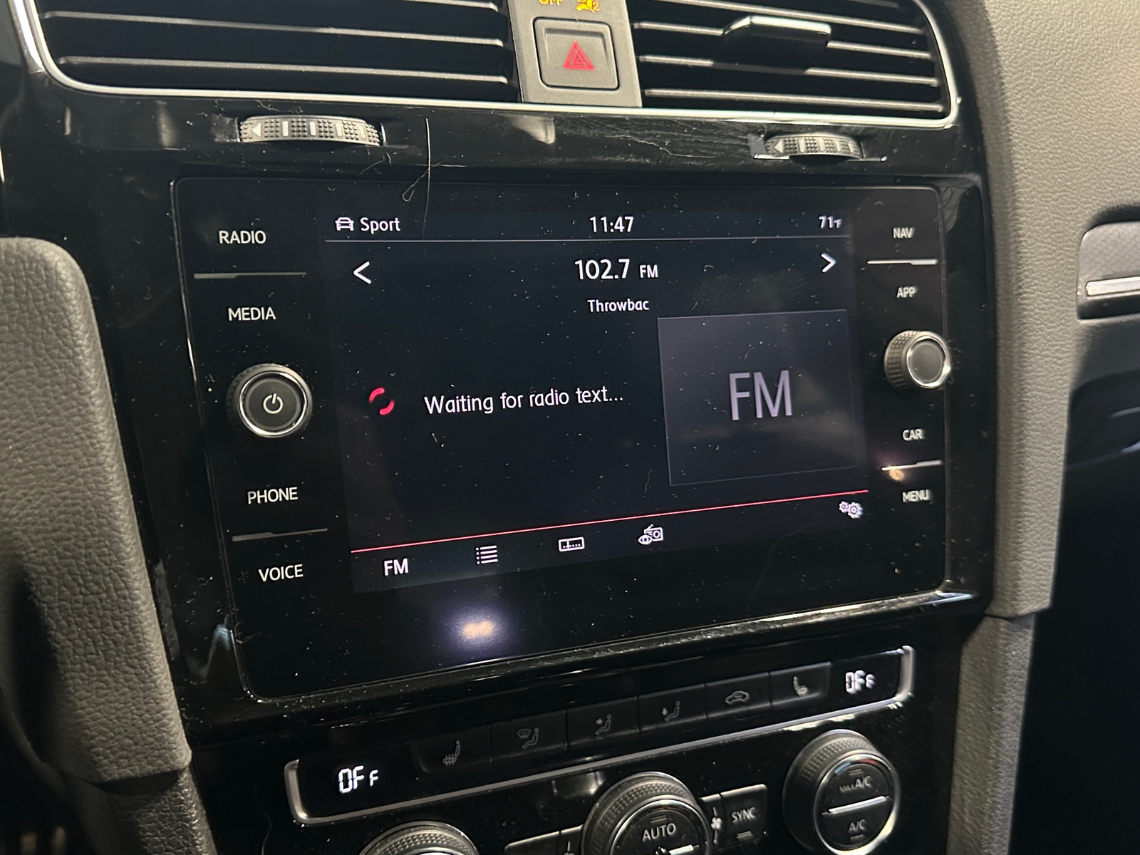 Thumbnail: 2019 Volkswagen Golf - 3