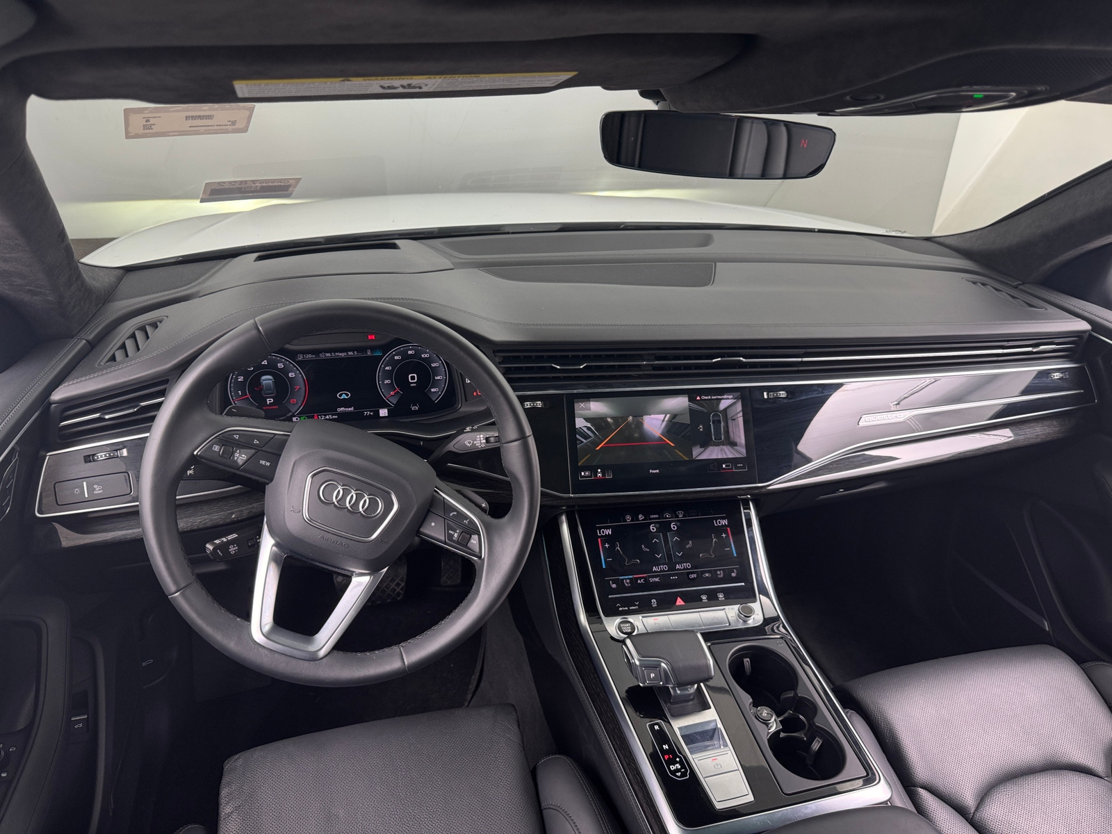 Thumbnail: 2022 Audi Q8 - 2