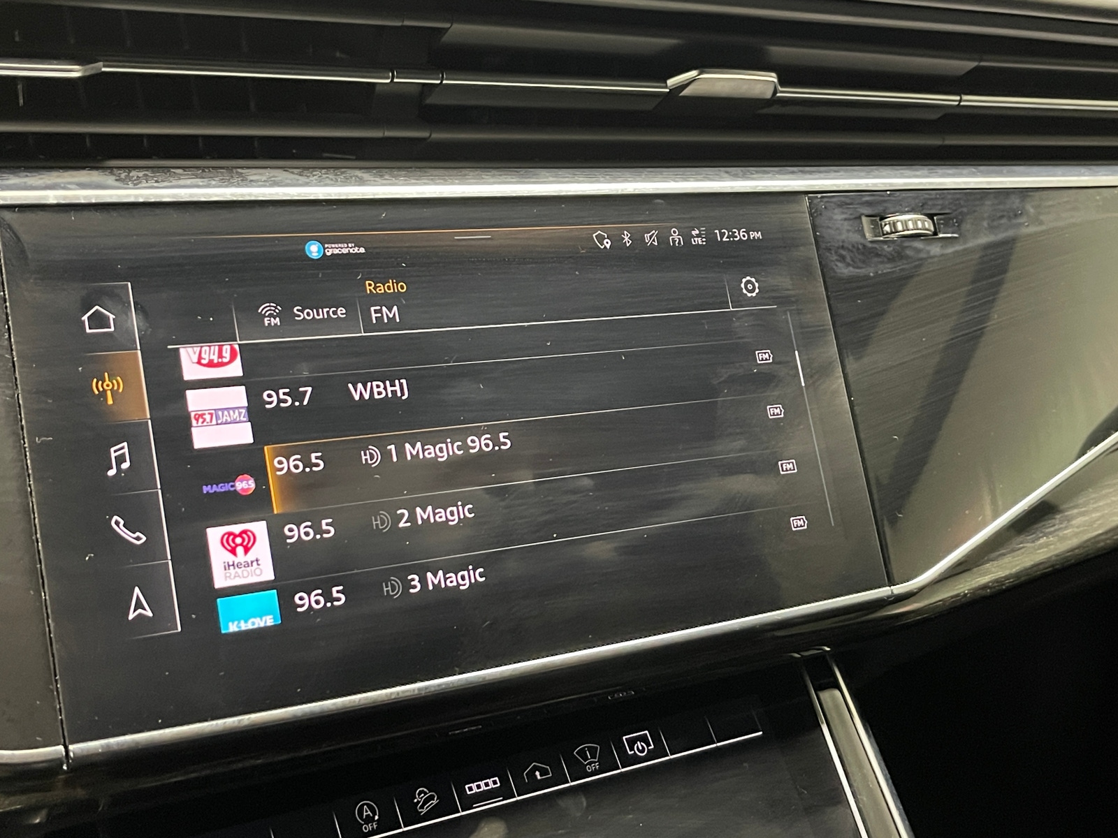Thumbnail: 2022 Audi Q8 - 3