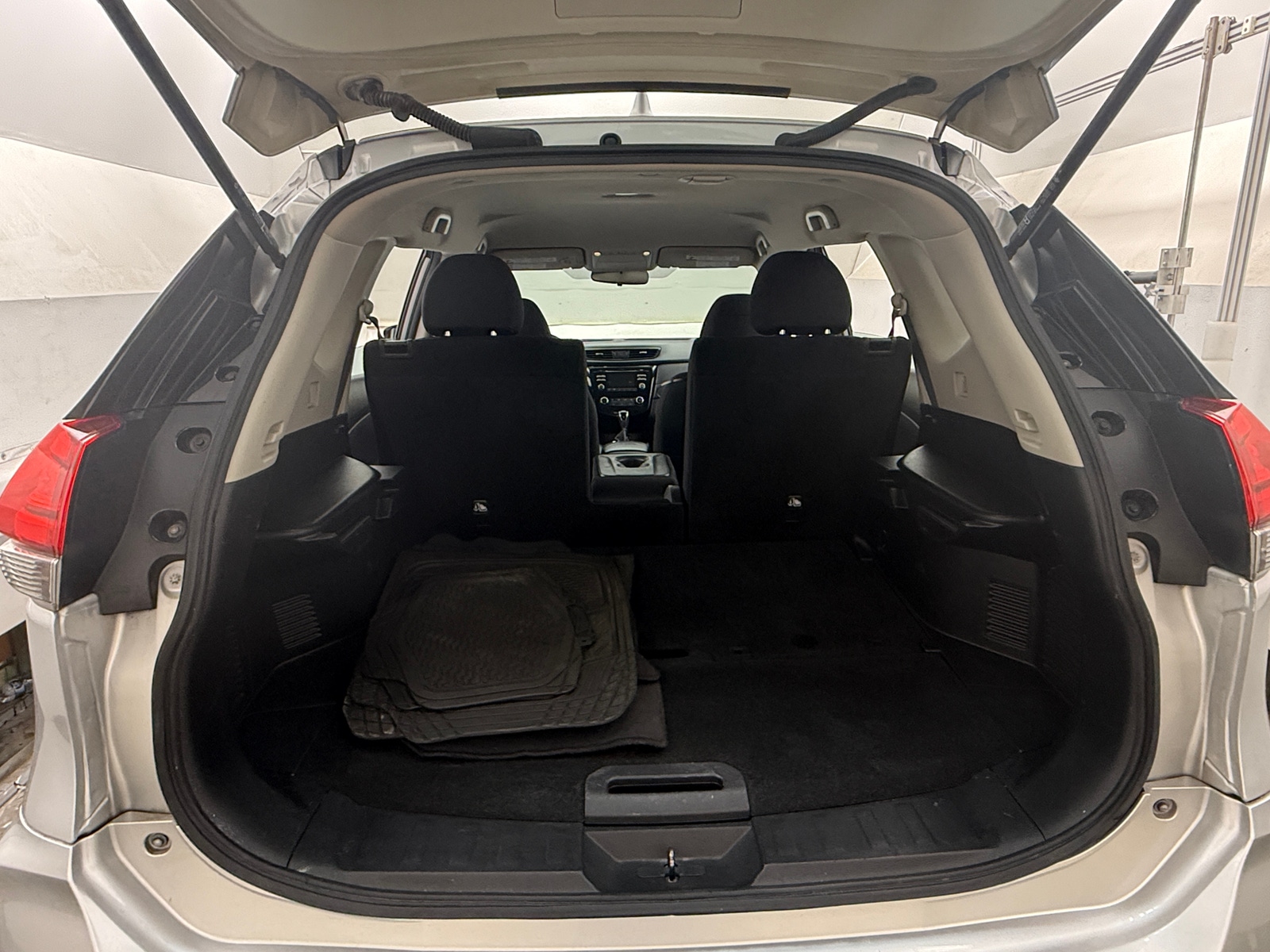Thumbnail: 2017 Nissan Rogue - 7