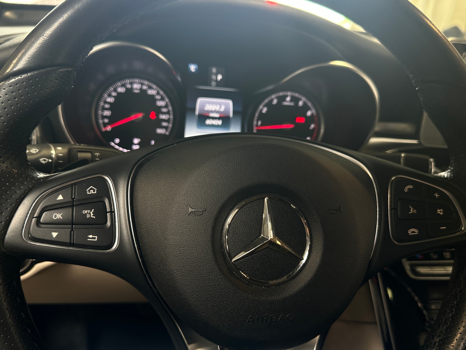 Thumbnail: 2017 Mercedes-Benz GLC - 4