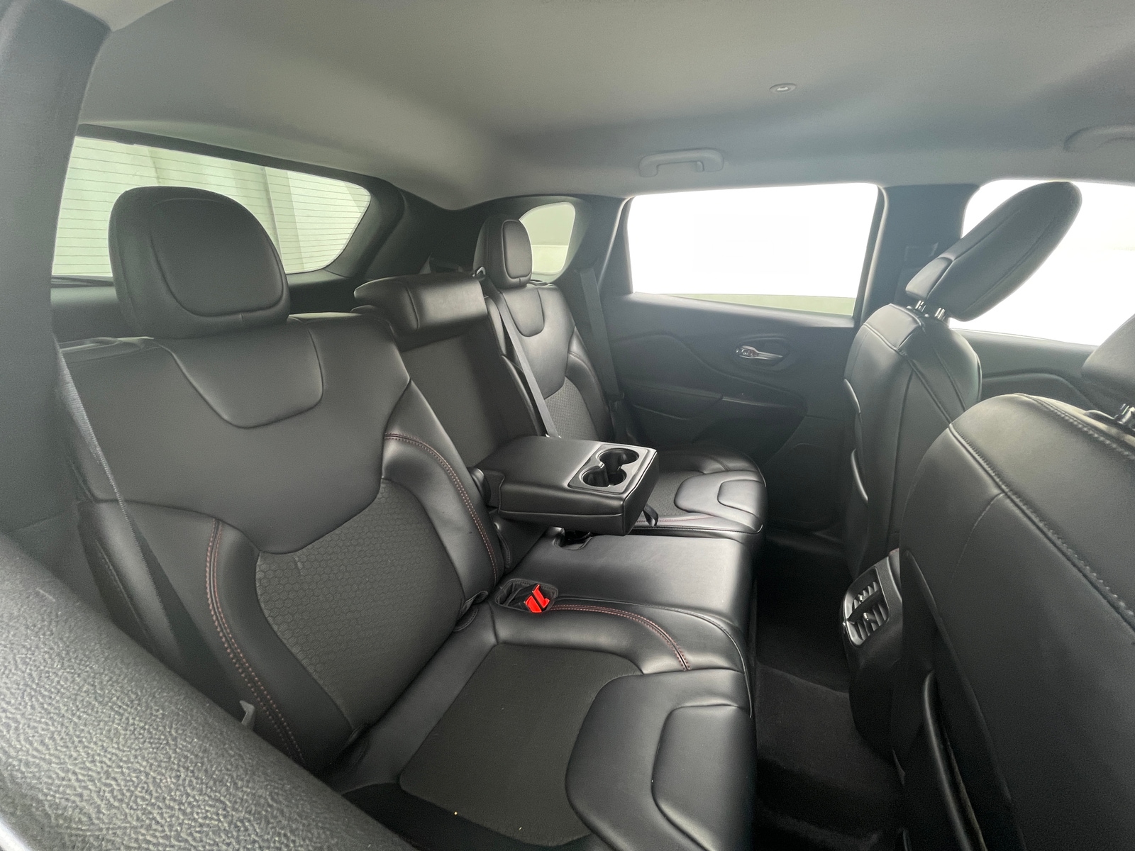 Thumbnail: 2020 Jeep Cherokee - 6