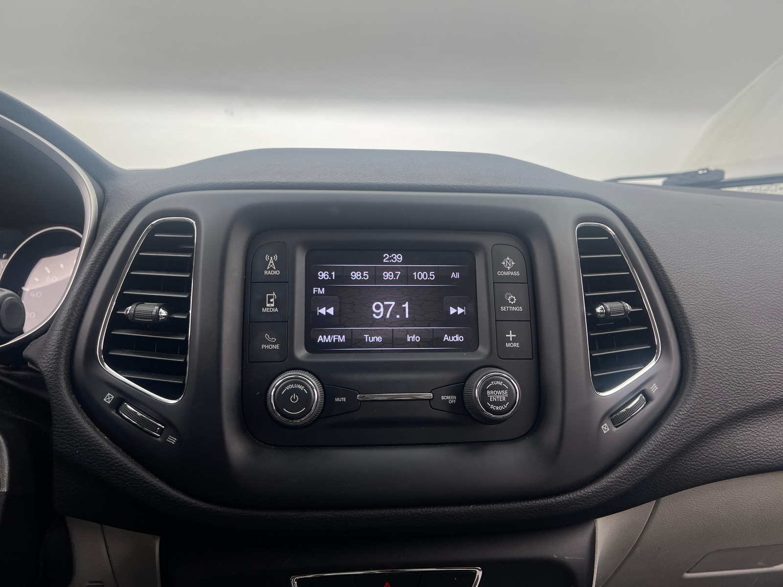 Thumbnail: 2018 Jeep Compass - 4