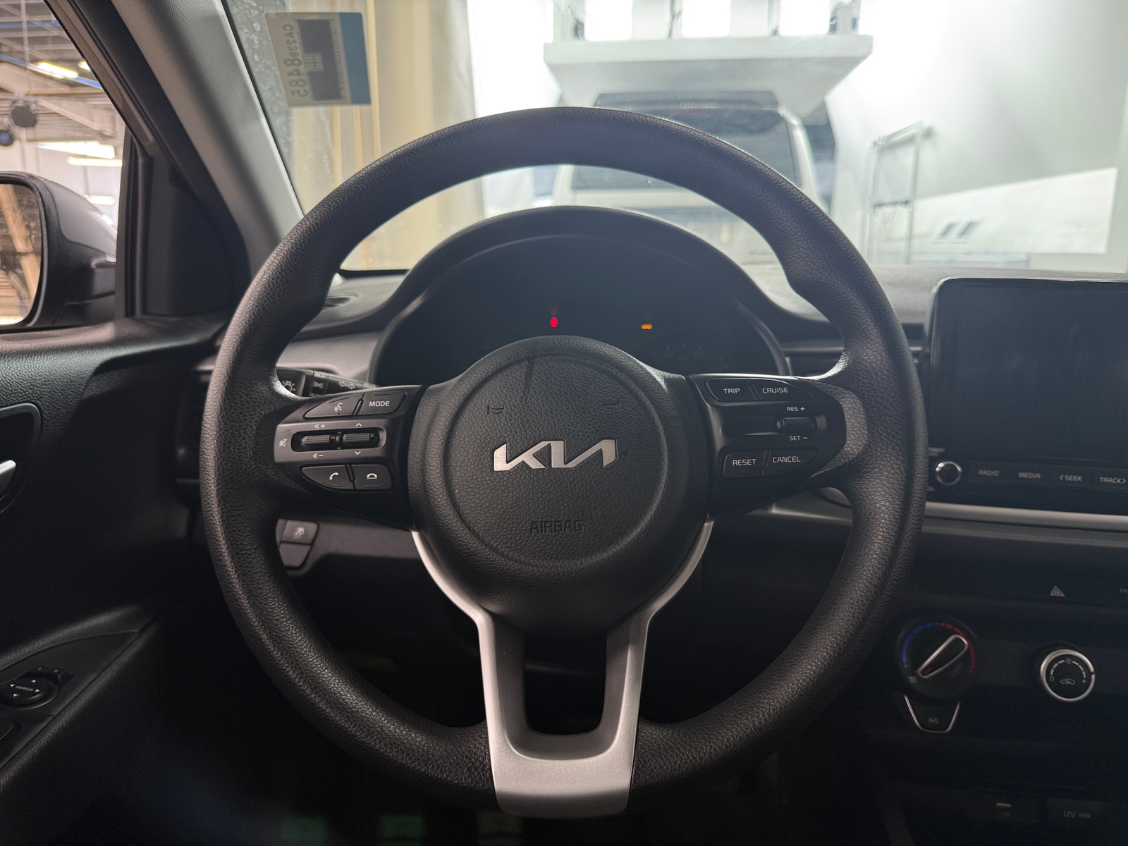 Thumbnail: 2022 Kia Rio - 5