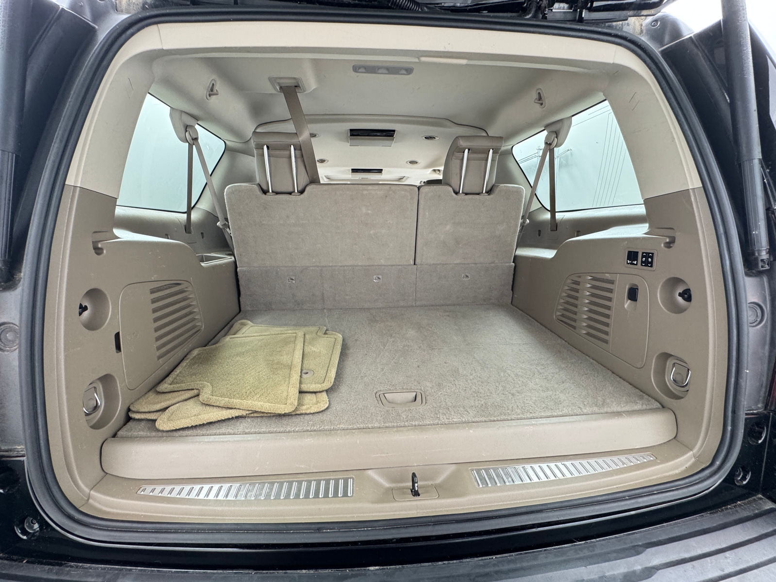 Thumbnail: 2016 Chevrolet Suburban - 6