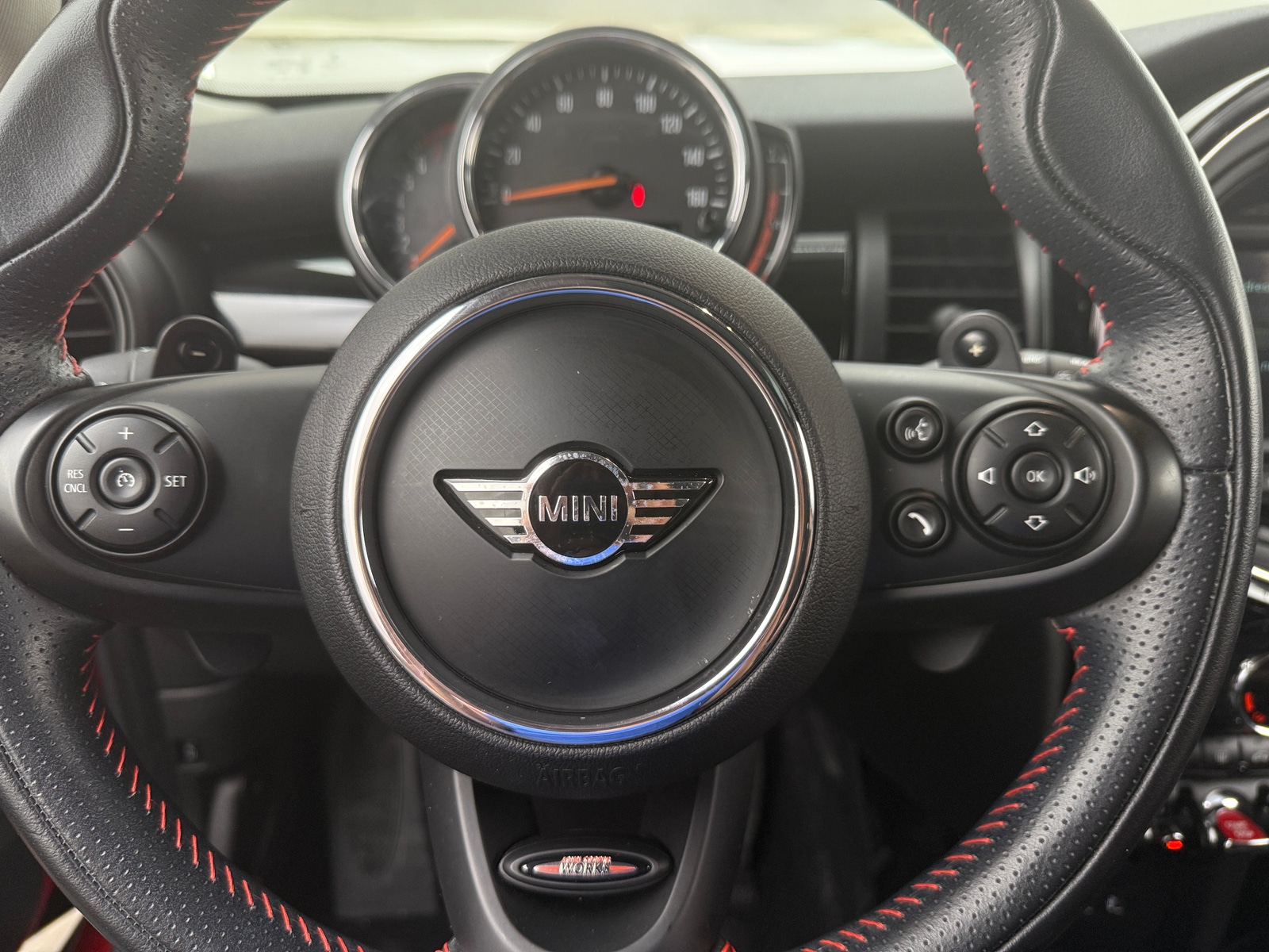 Thumbnail: 2019 MINI Cooper Hardtop - 4