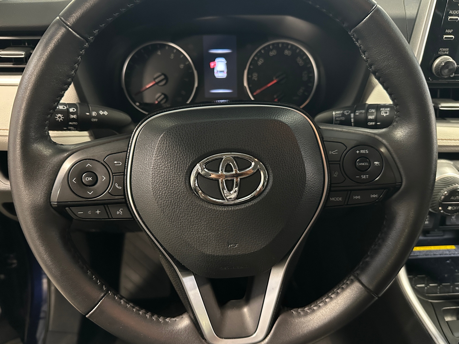 Thumbnail: 2020 Toyota RAV4 - 4