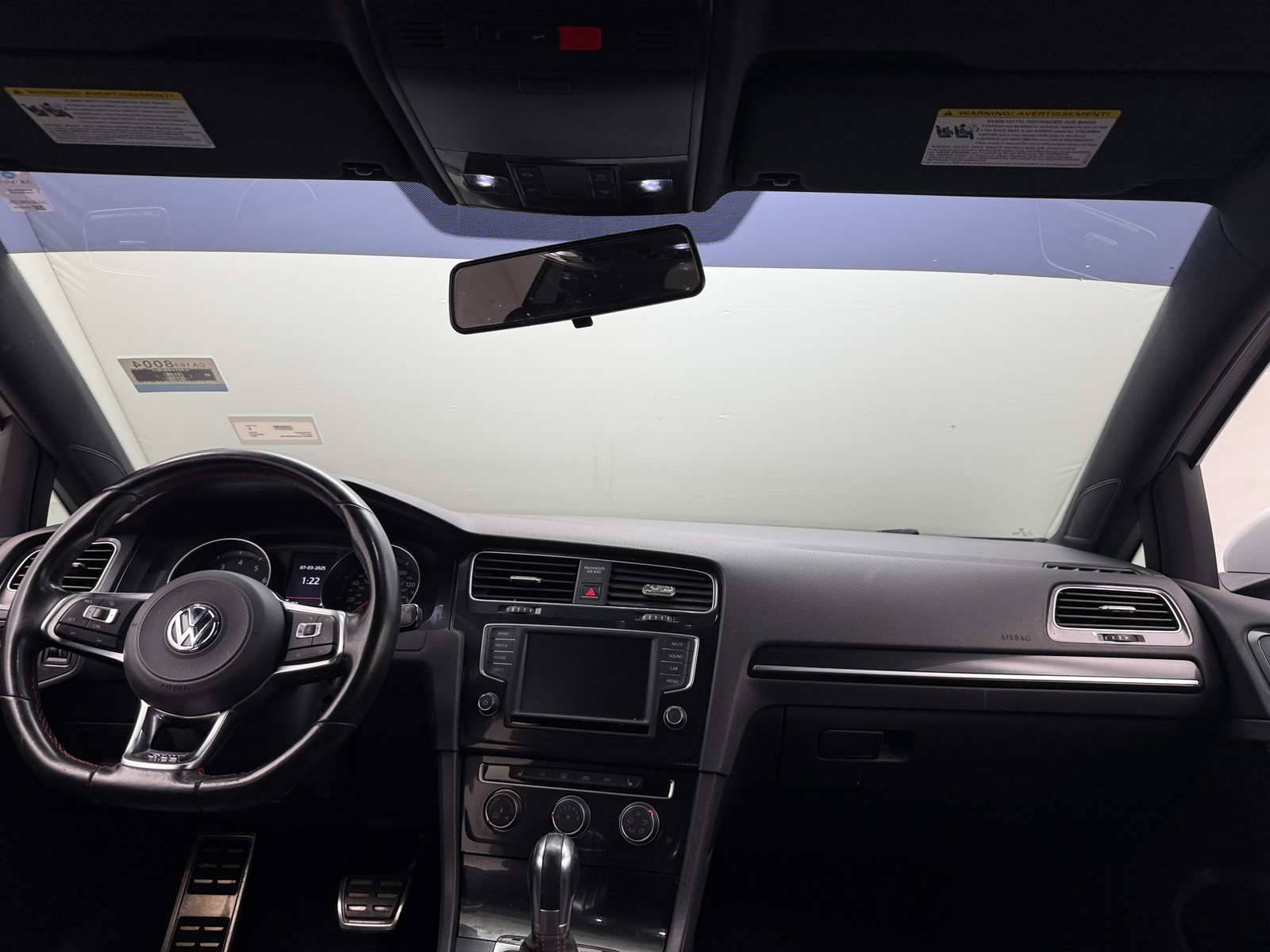 Thumbnail: 2017 Volkswagen Golf - 3