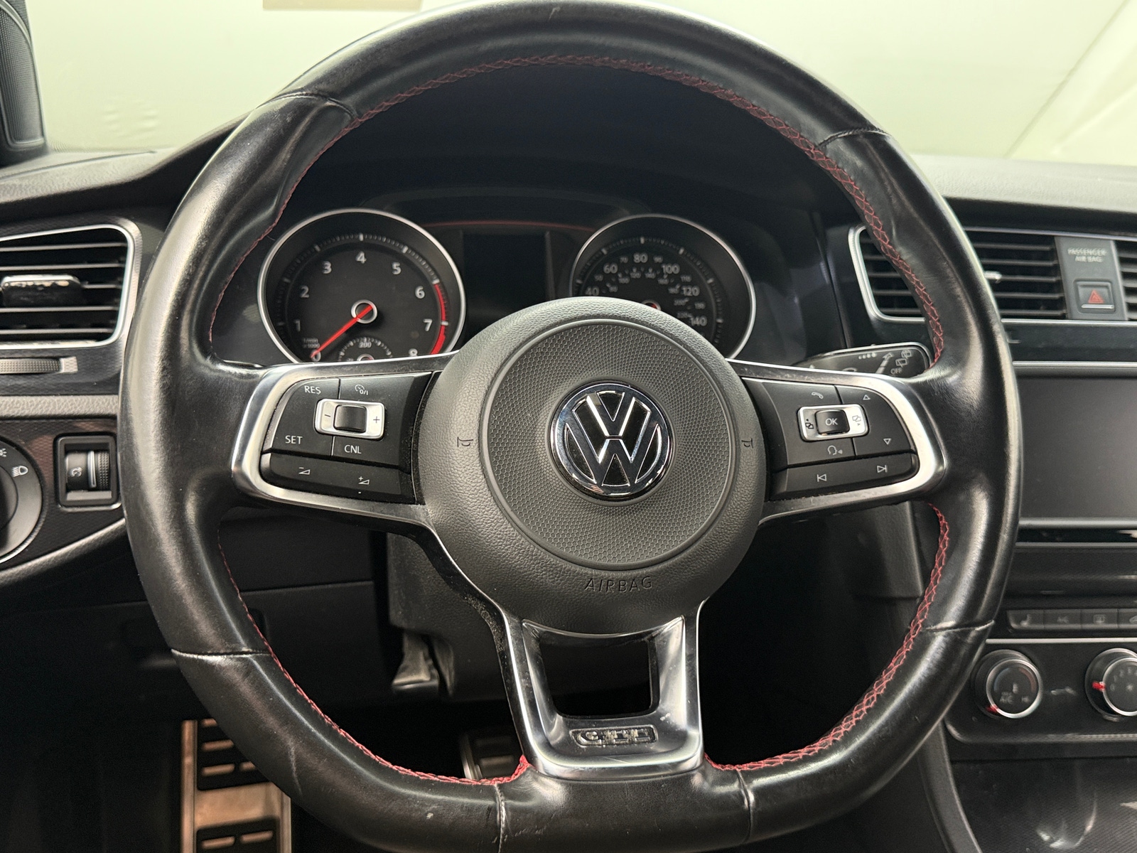 Thumbnail: 2017 Volkswagen Golf - 5