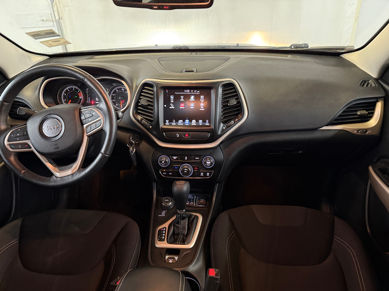 Thumbnail: 2017 Jeep Cherokee - 3