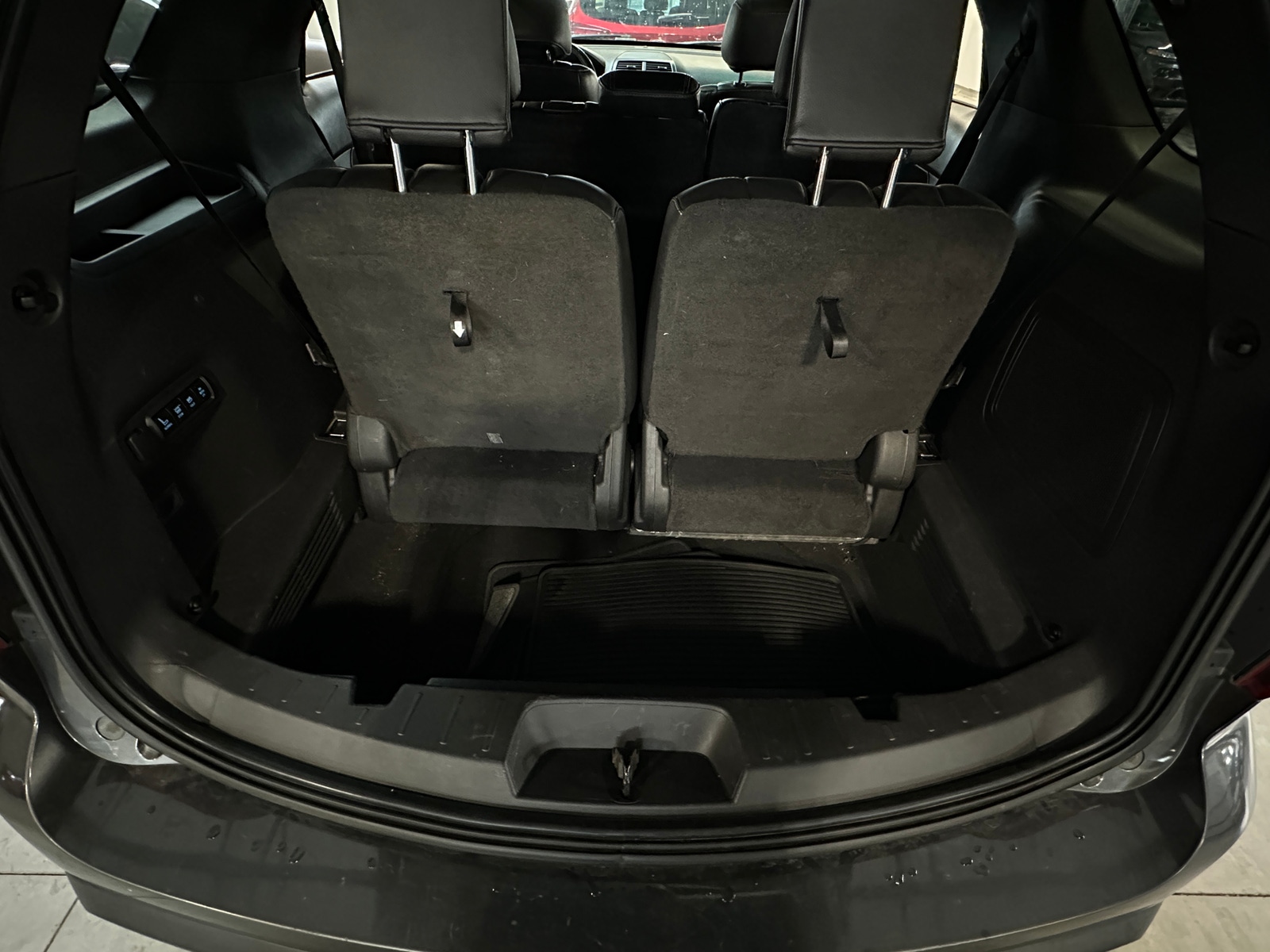 Thumbnail: 2015 Ford Explorer - 6