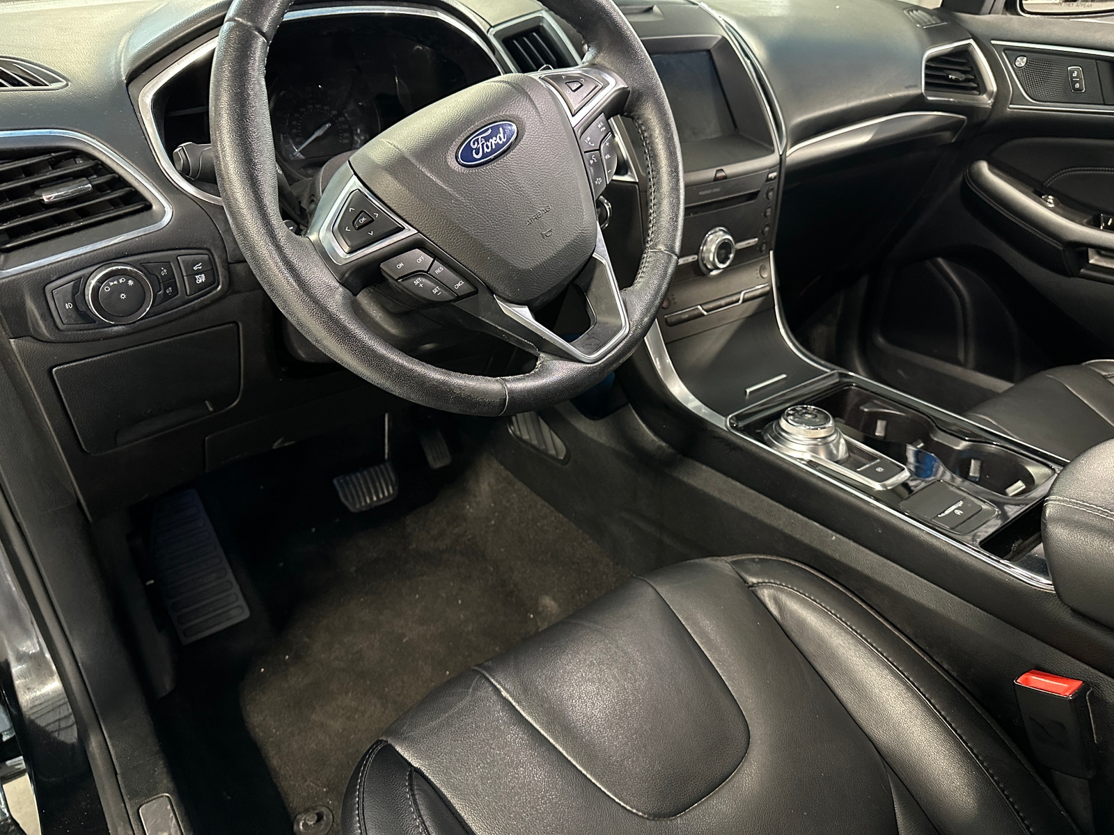 Thumbnail: 2019 Ford Edge - 2