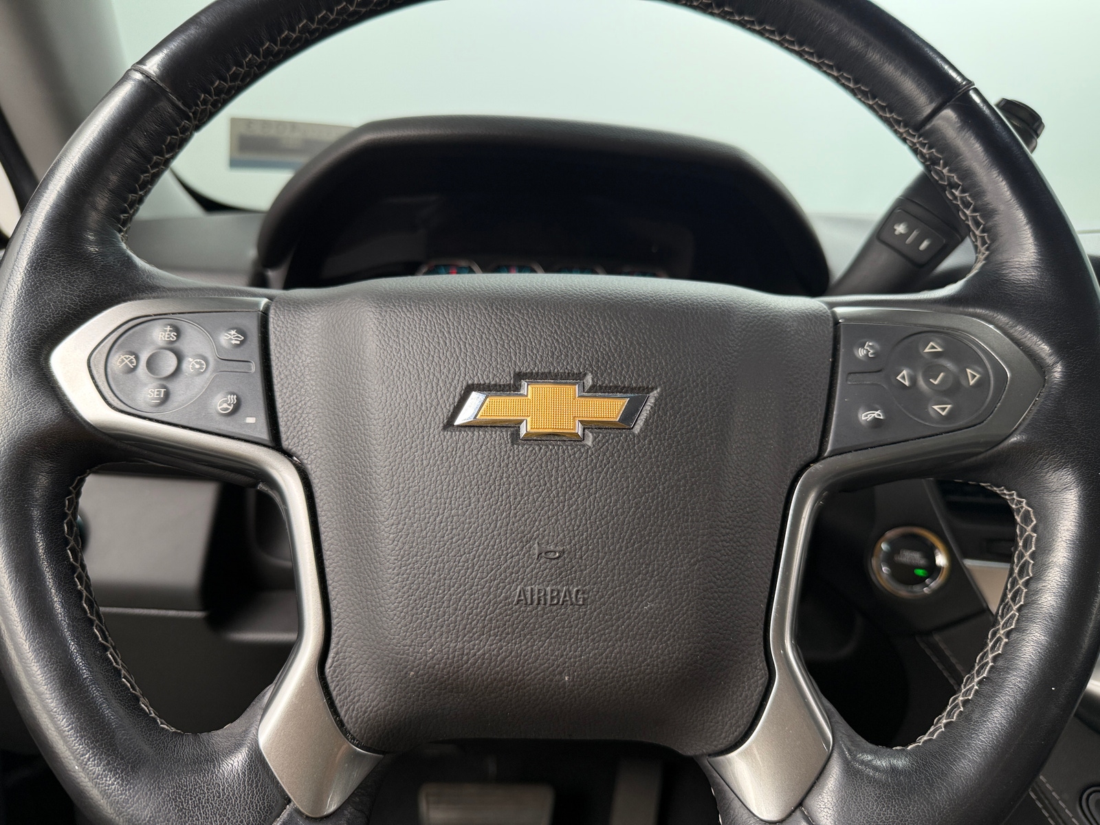 Thumbnail: 2019 Chevrolet Suburban - 4