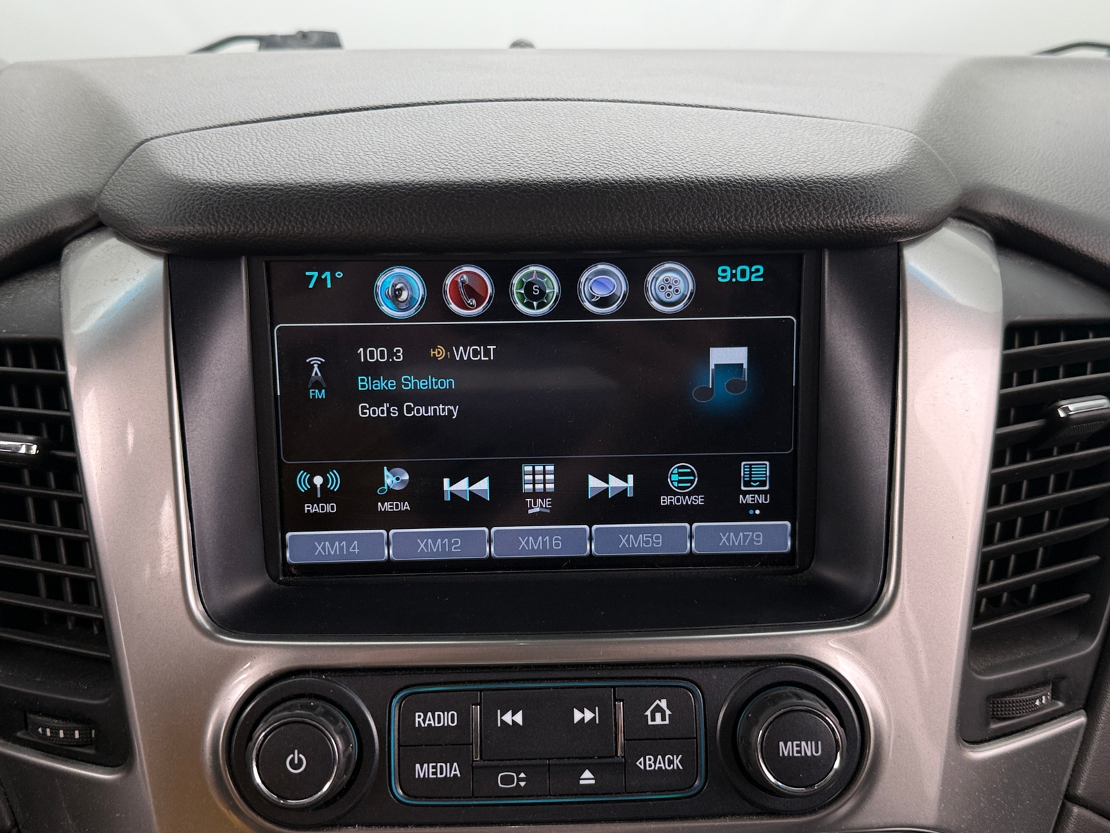 Thumbnail: 2019 Chevrolet Suburban - 3