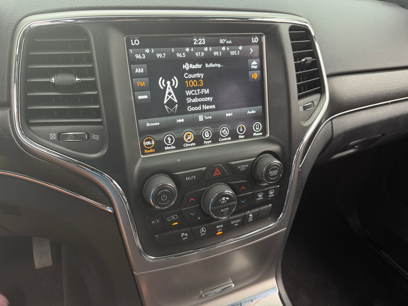 Thumbnail: 2018 Jeep Grand Cherokee - 3