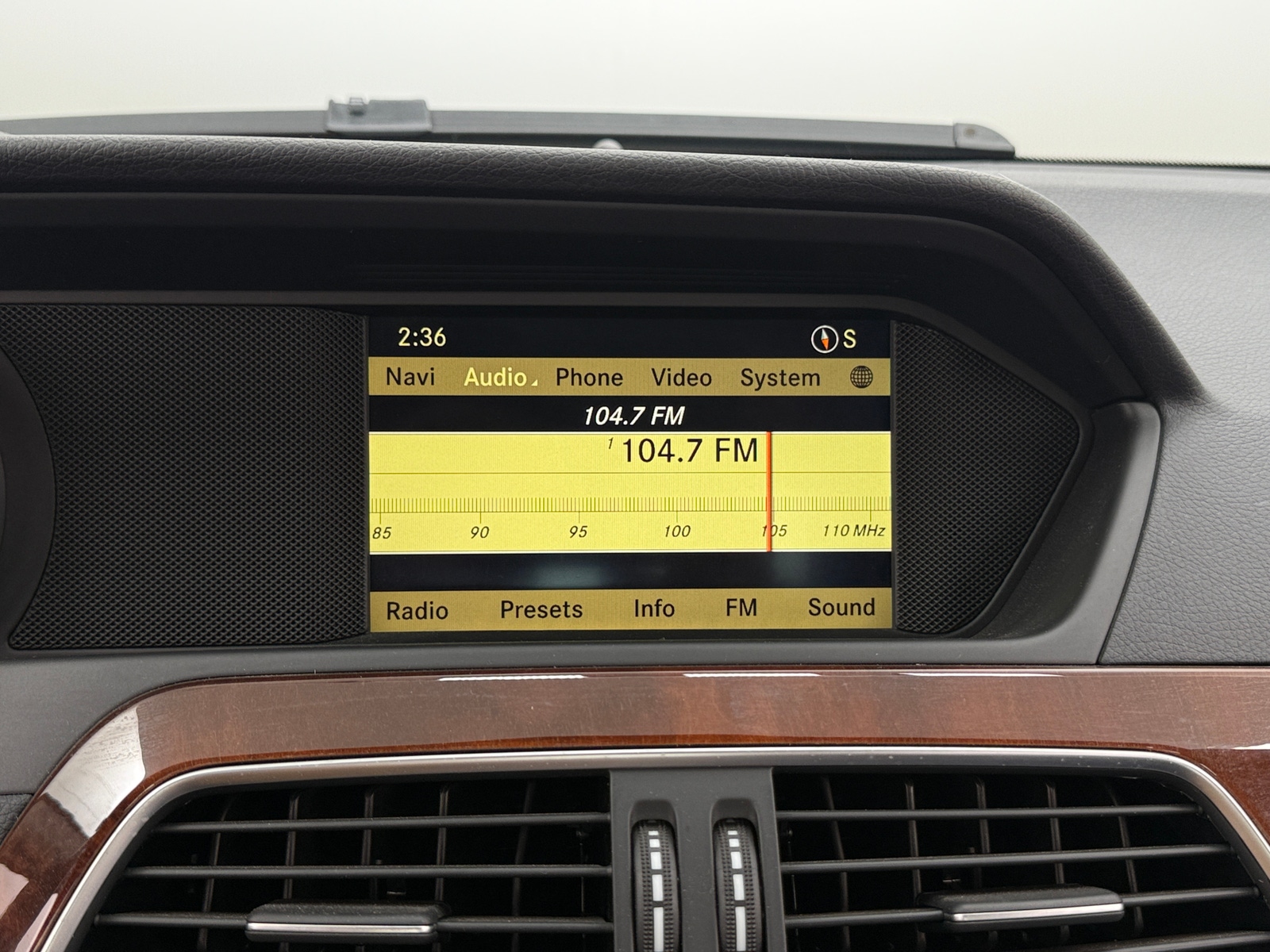 Thumbnail: 2012 Mercedes-Benz C-Class - 3