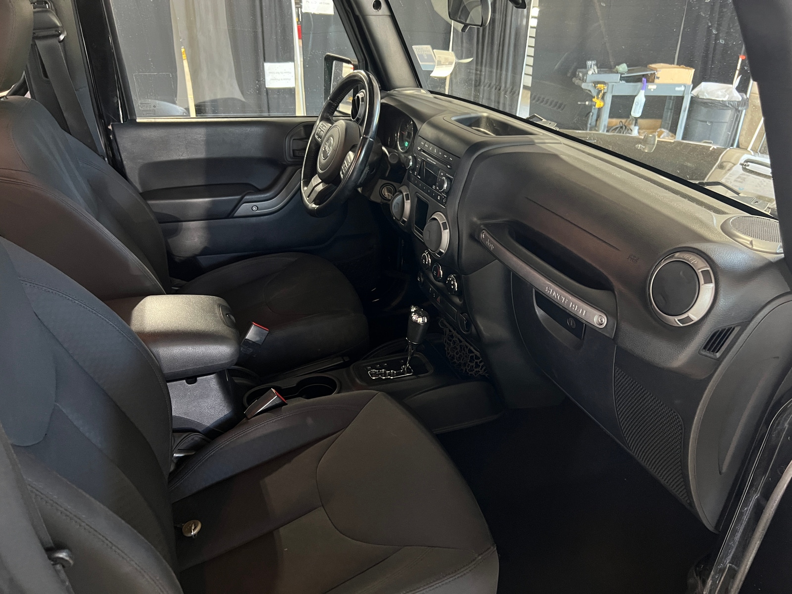 Thumbnail: 2016 Jeep Wrangler - 3