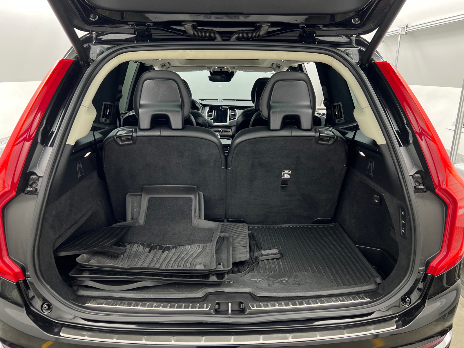 Thumbnail: 2022 Volvo XC90 - 6
