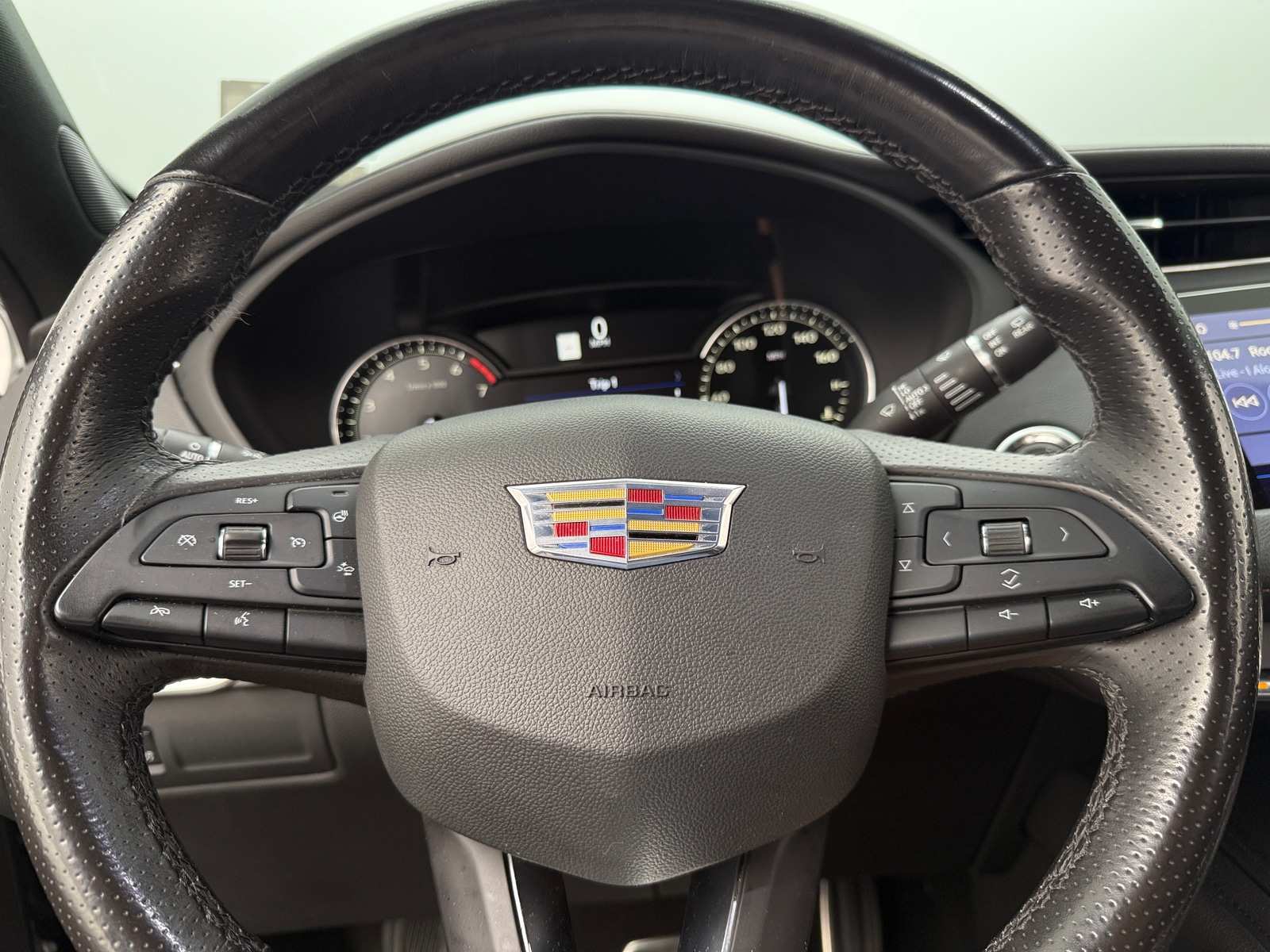 Thumbnail: 2019 Cadillac XT4 - 4