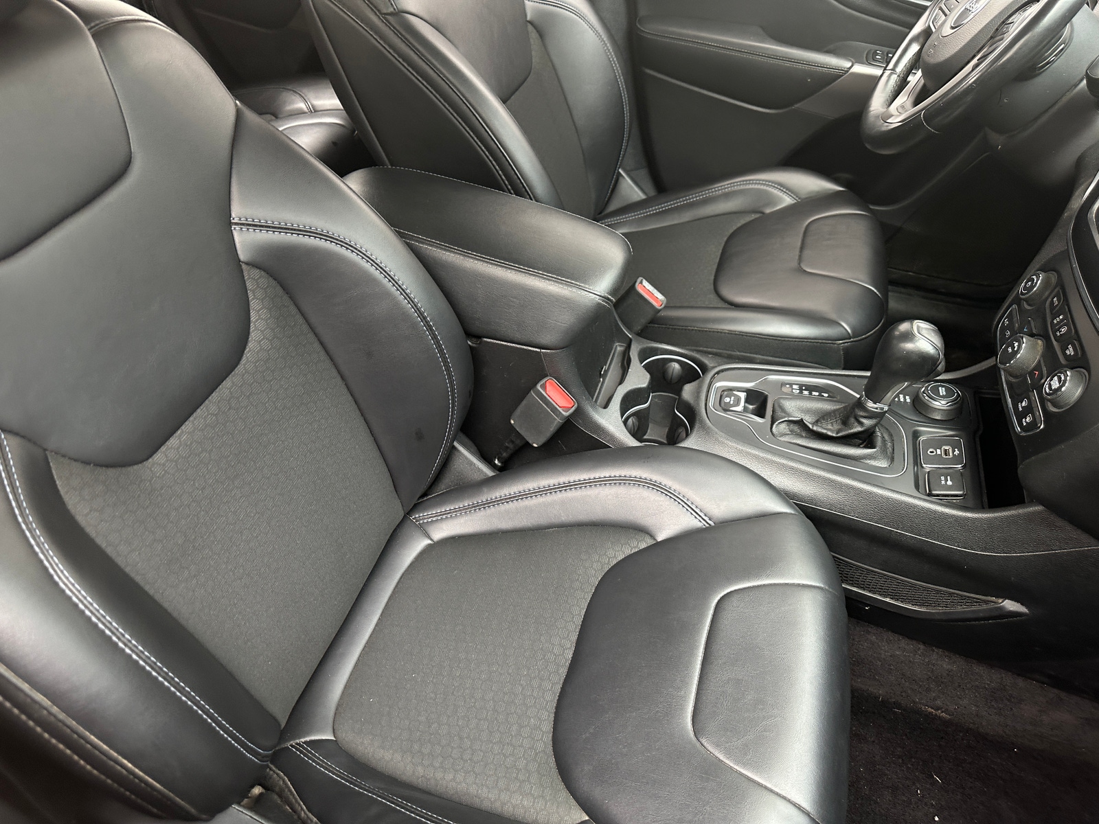 Thumbnail: 2019 Jeep Cherokee - 2