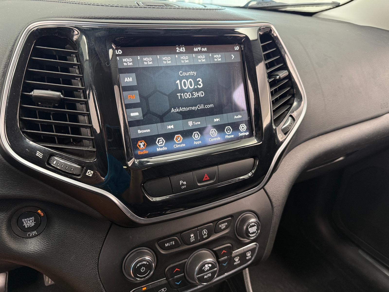 Thumbnail: 2019 Jeep Cherokee - 3