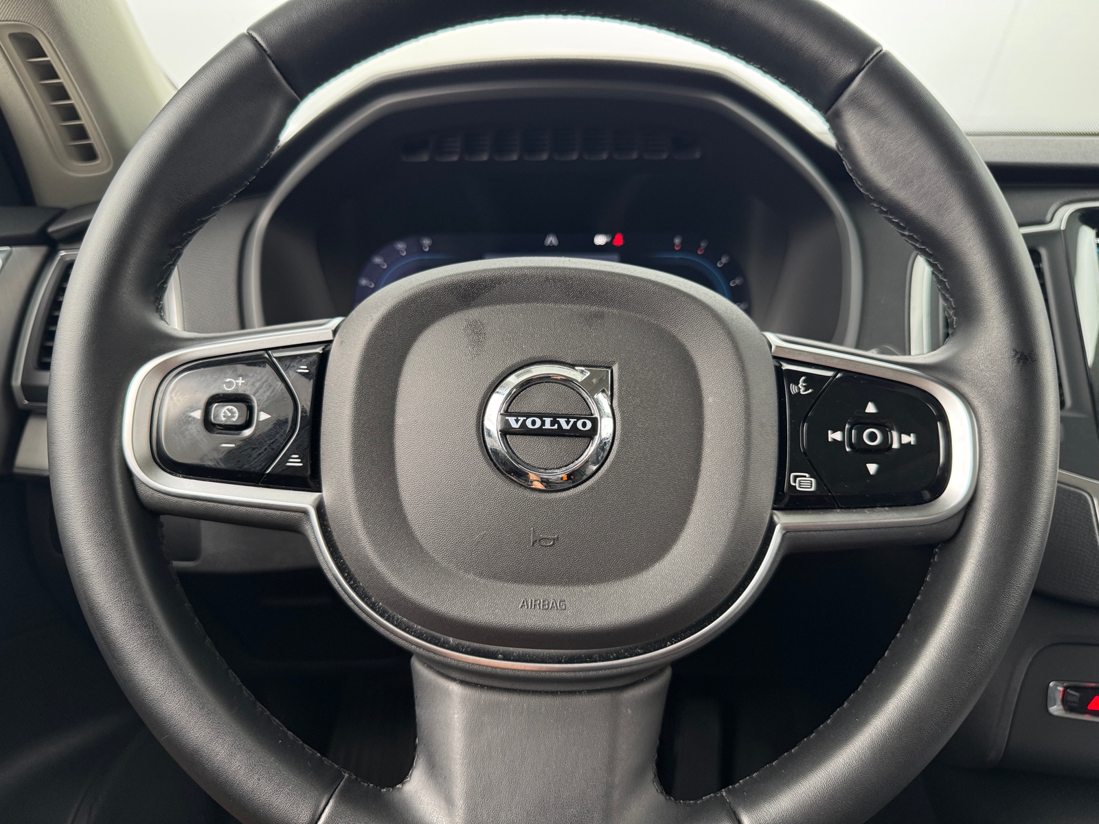 Thumbnail: 2025 Volvo XC90 - 4