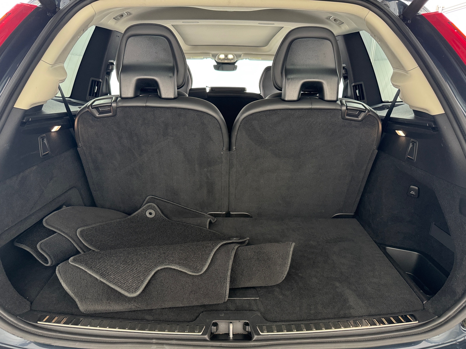 Thumbnail: 2025 Volvo XC90 - 6