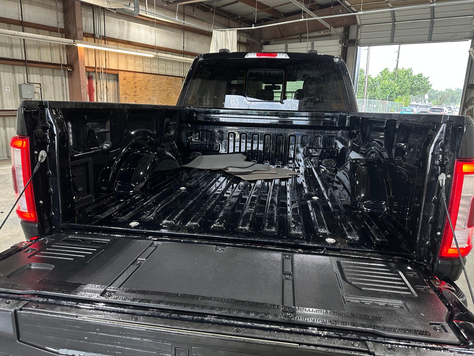 Thumbnail: 2021 Ford Econoline - 6