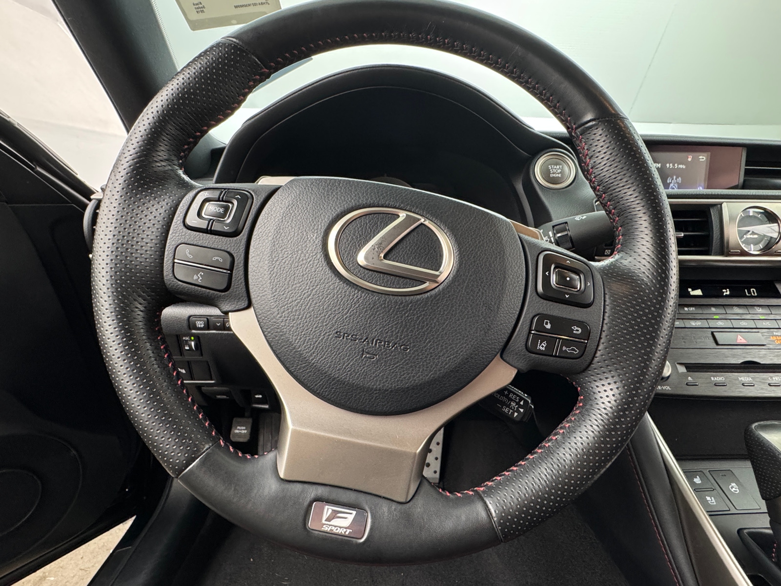 Thumbnail: 2019 Lexus IS - 4