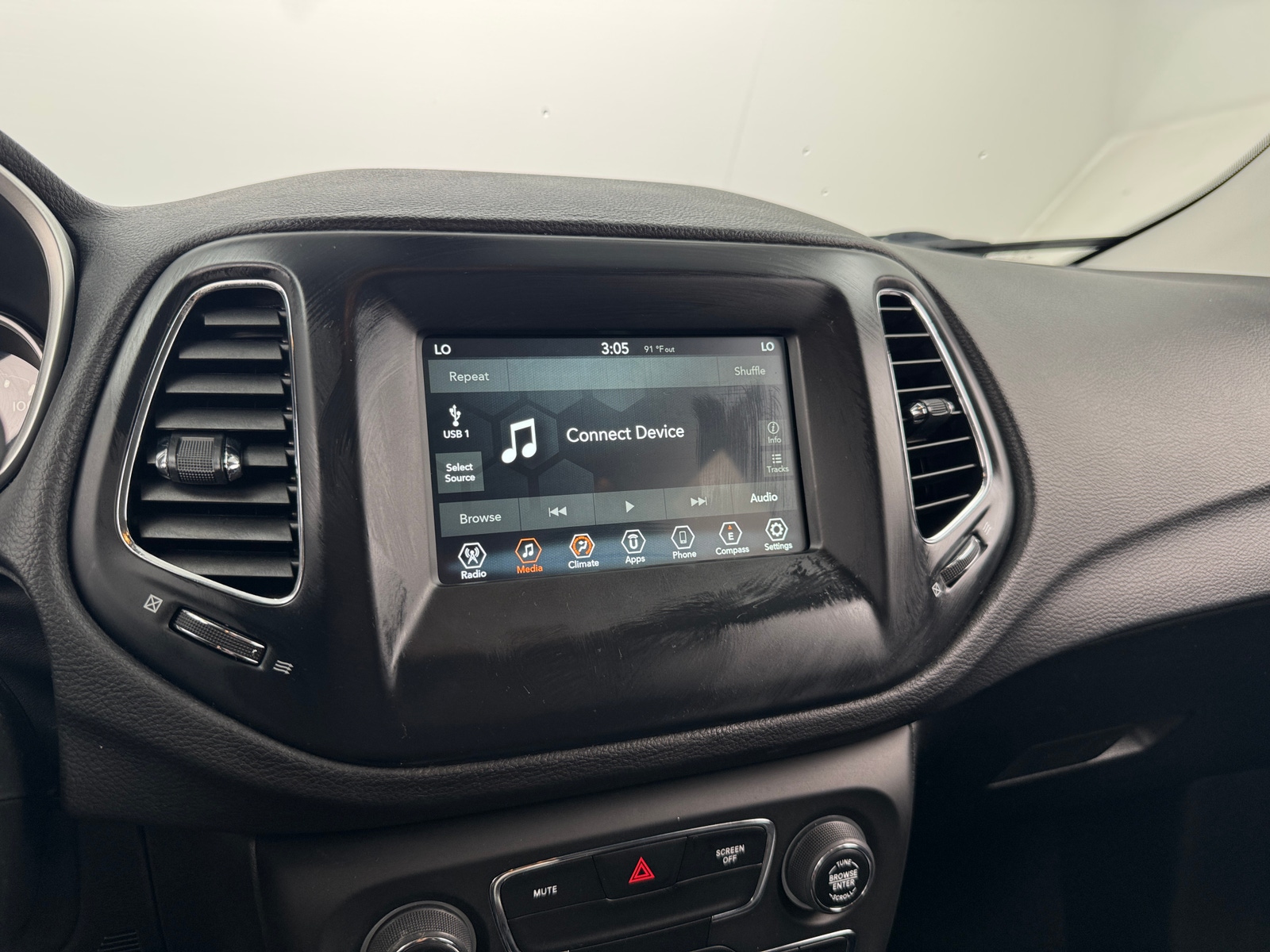 Thumbnail: 2020 Jeep Compass - 4