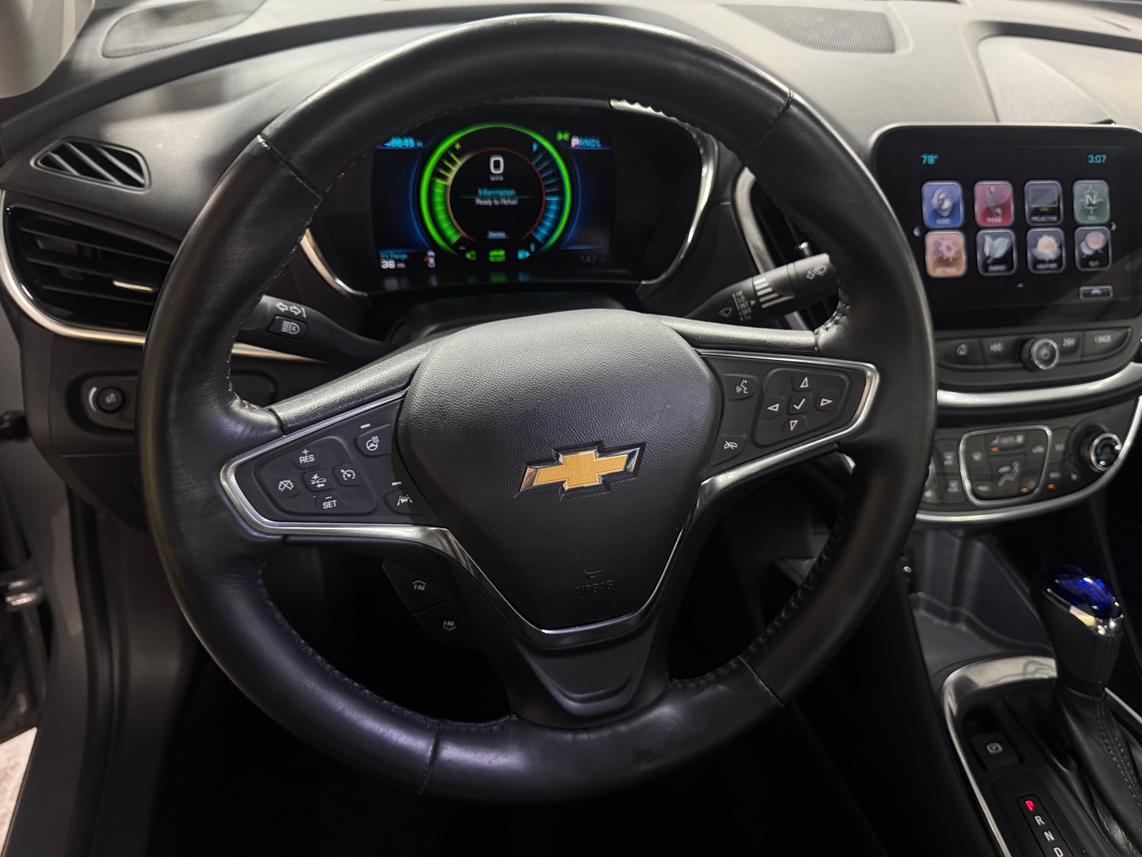 Thumbnail: 2017 Chevrolet Volt - 4