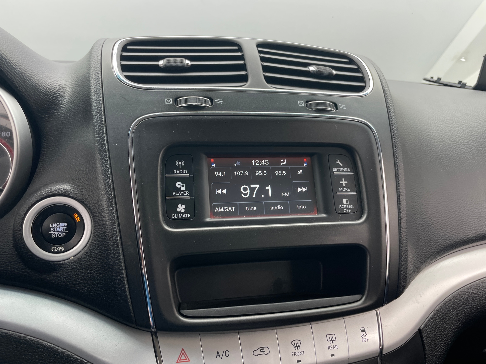 Thumbnail: 2018 Dodge Journey - 4