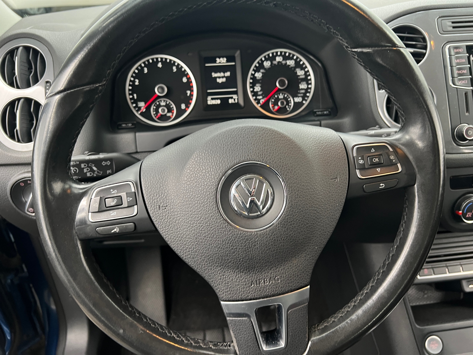 Thumbnail: 2017 Volkswagen Tiguan - 4