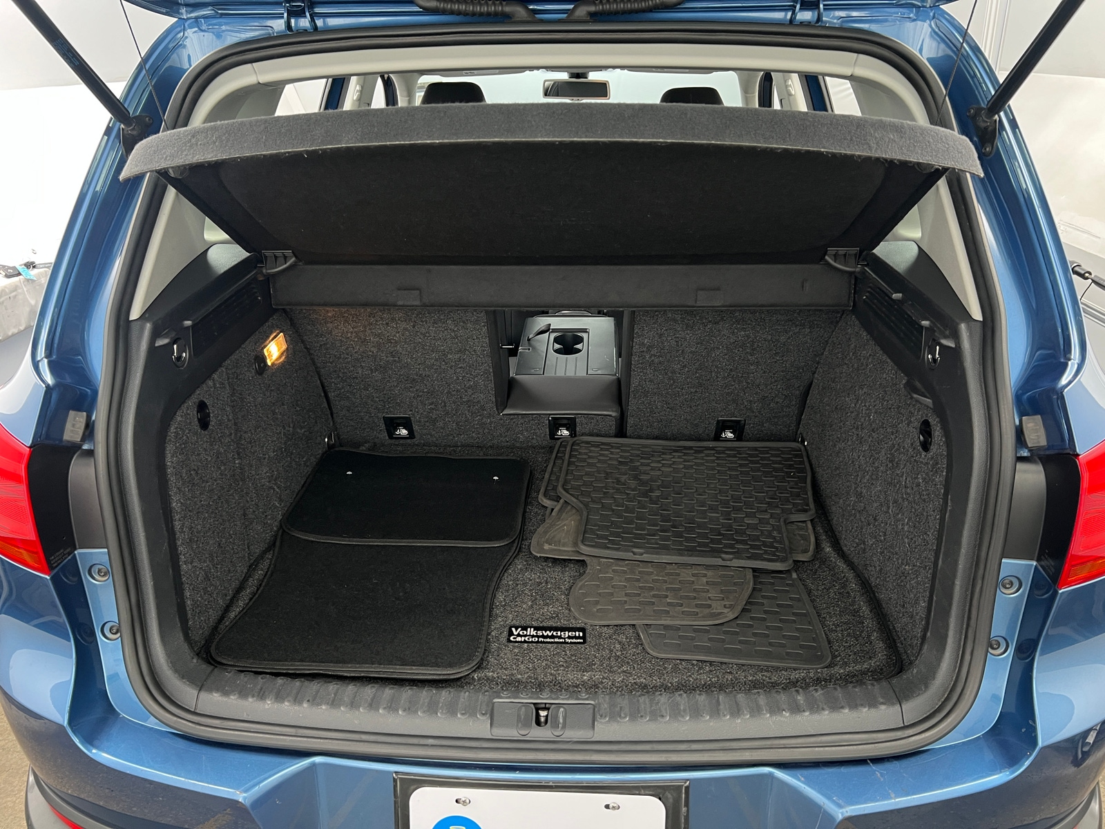 Thumbnail: 2017 Volkswagen Tiguan - 6