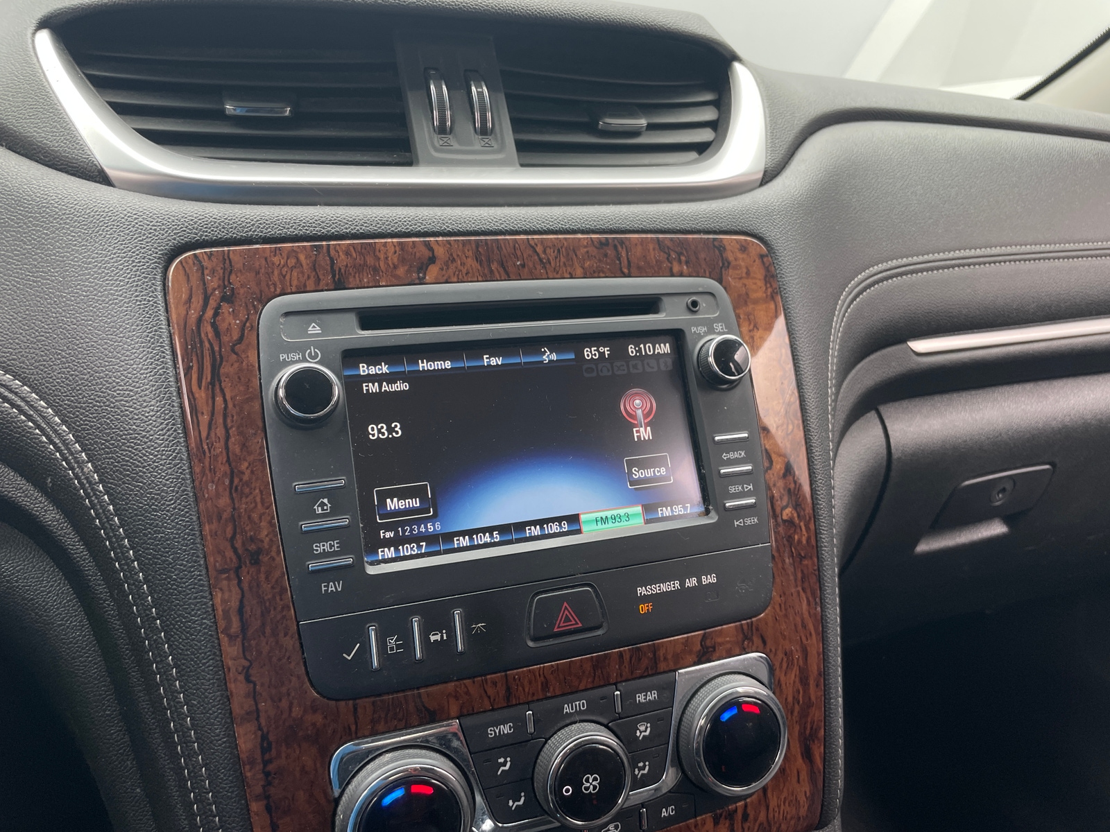 Thumbnail: 2014 Chevrolet Traverse - 4