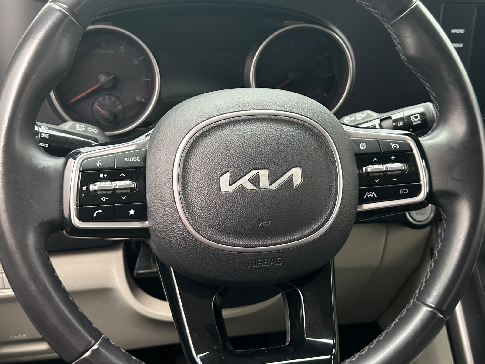 Thumbnail: 2022 Kia Carnival - 5