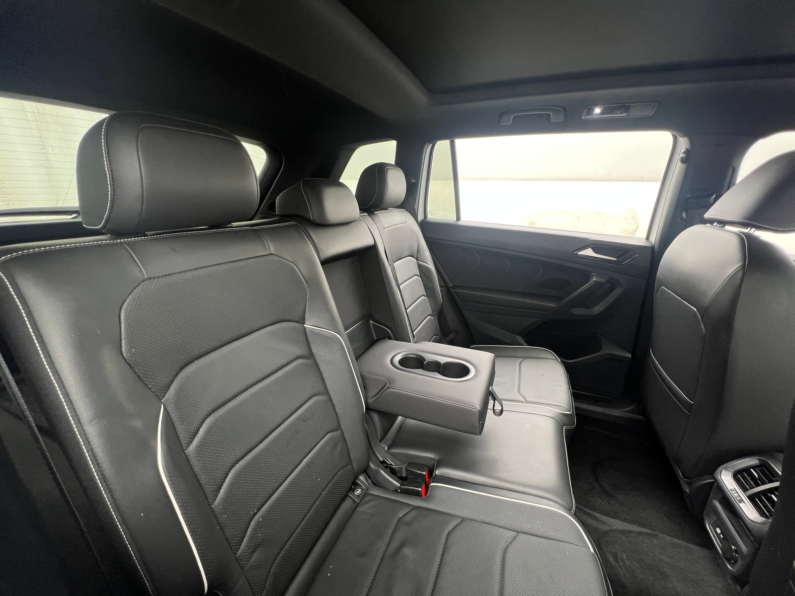 Thumbnail: 2022 Volkswagen Tiguan - 5