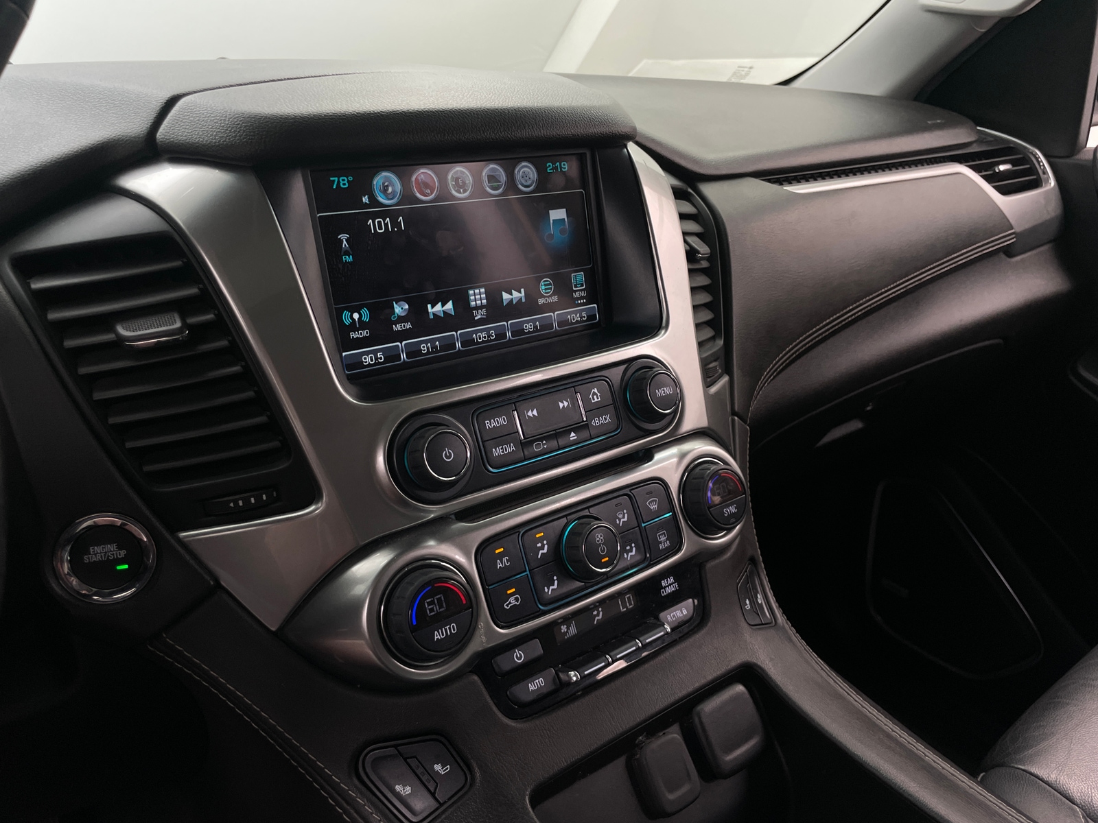 Thumbnail: 2019 Chevrolet Suburban - 3