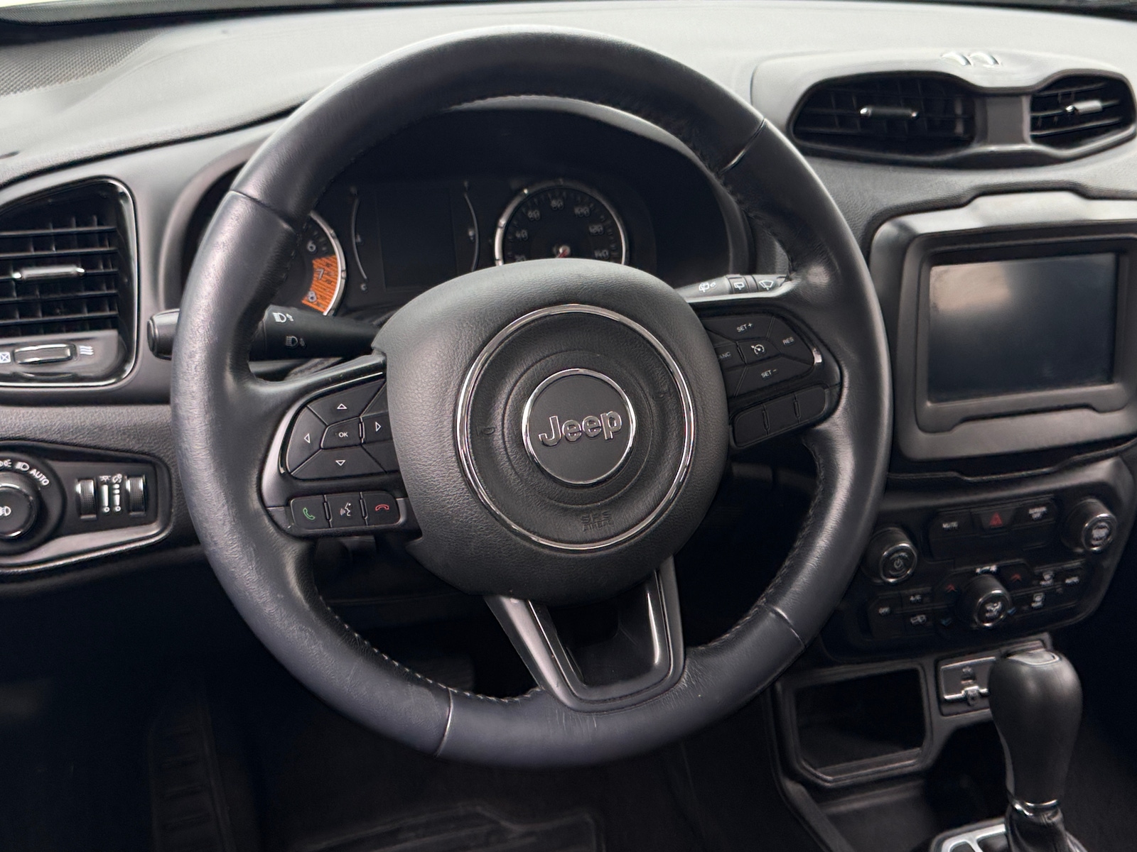 Thumbnail: 2019 Jeep Renegade - 5