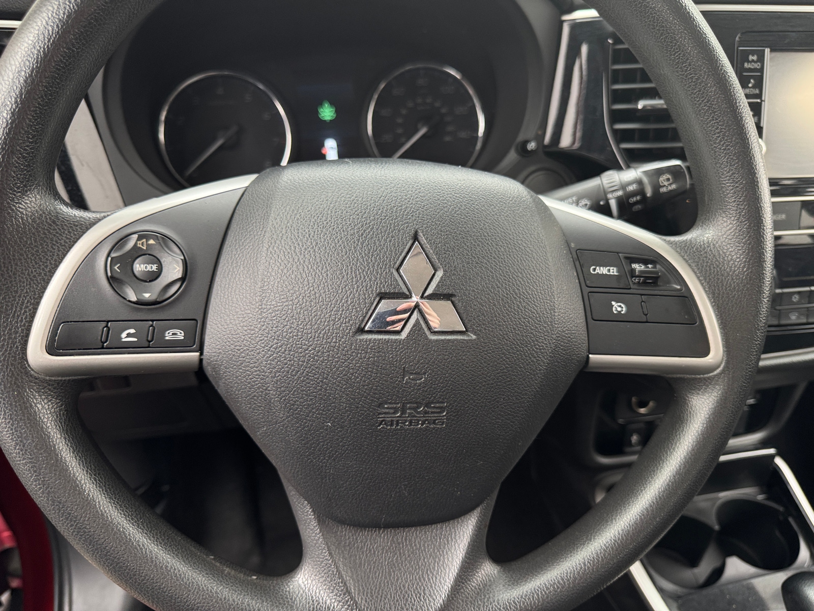 Thumbnail: 2019 Mitsubishi Outlander - 5