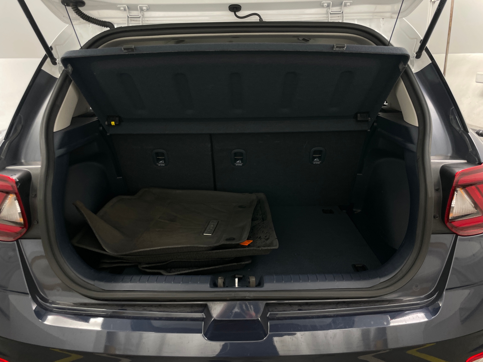 Thumbnail: 2021 Hyundai Venue - 7